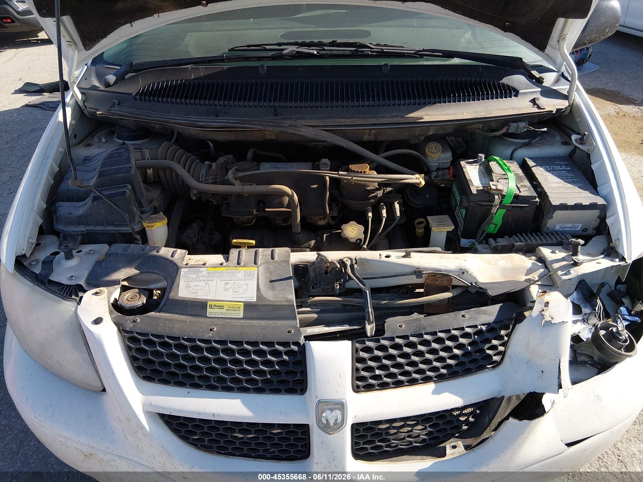 2002 Dodge Grand Caravan Sport White vin: 2B4GP44332R742033