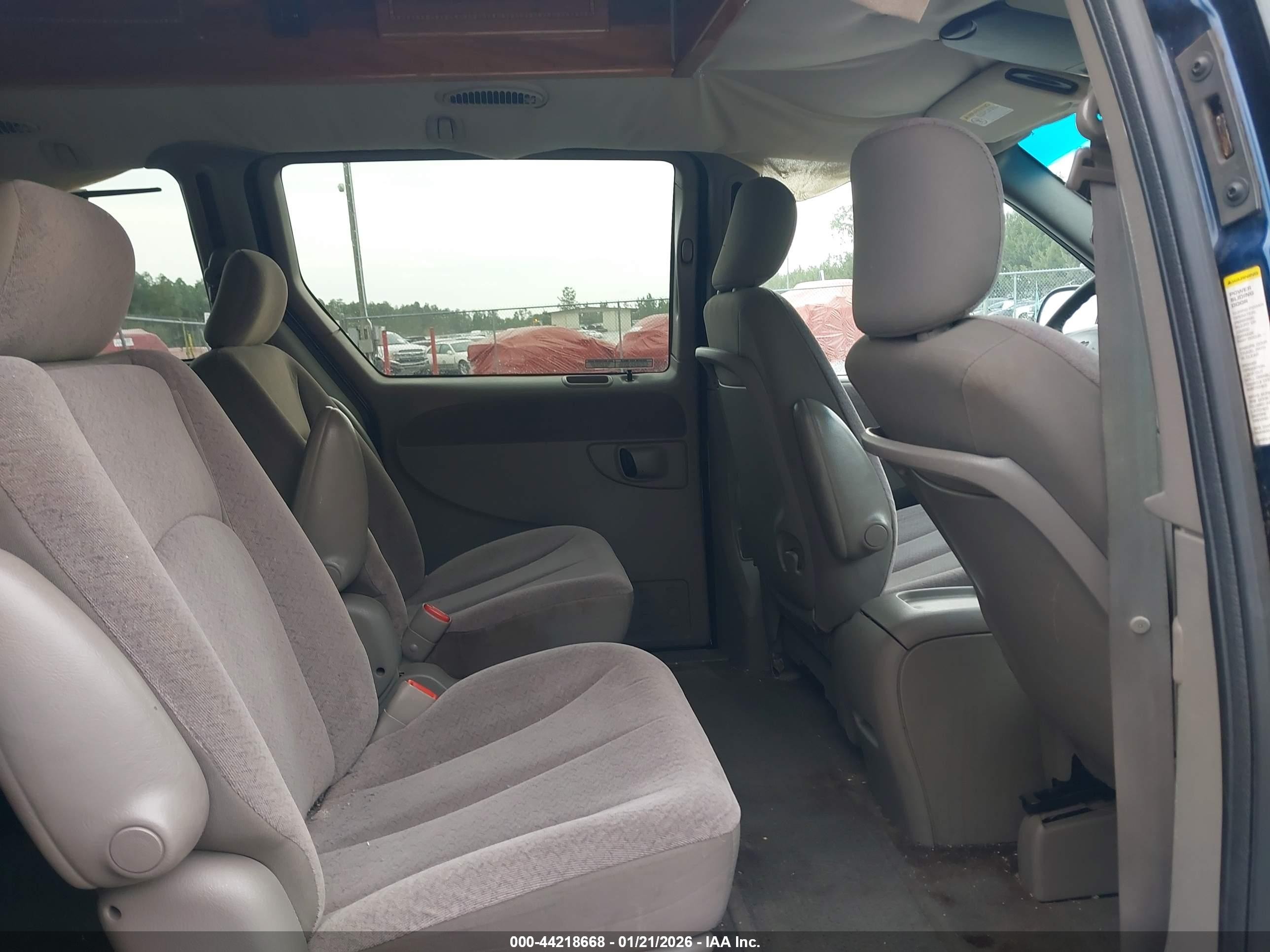 2001 Dodge Grand Caravan Sport Blue vin: 2B4GP44351R256001