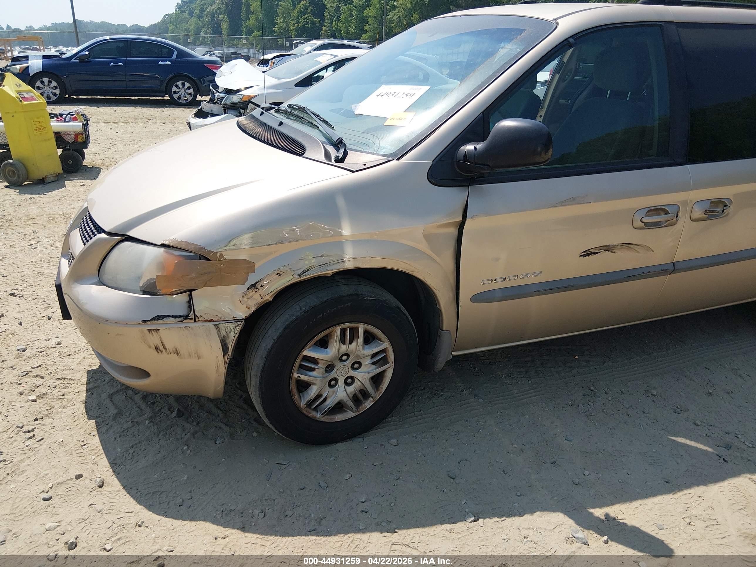 2001 Dodge Grand Caravan Sport Gold vin: 2B4GP44351R306976