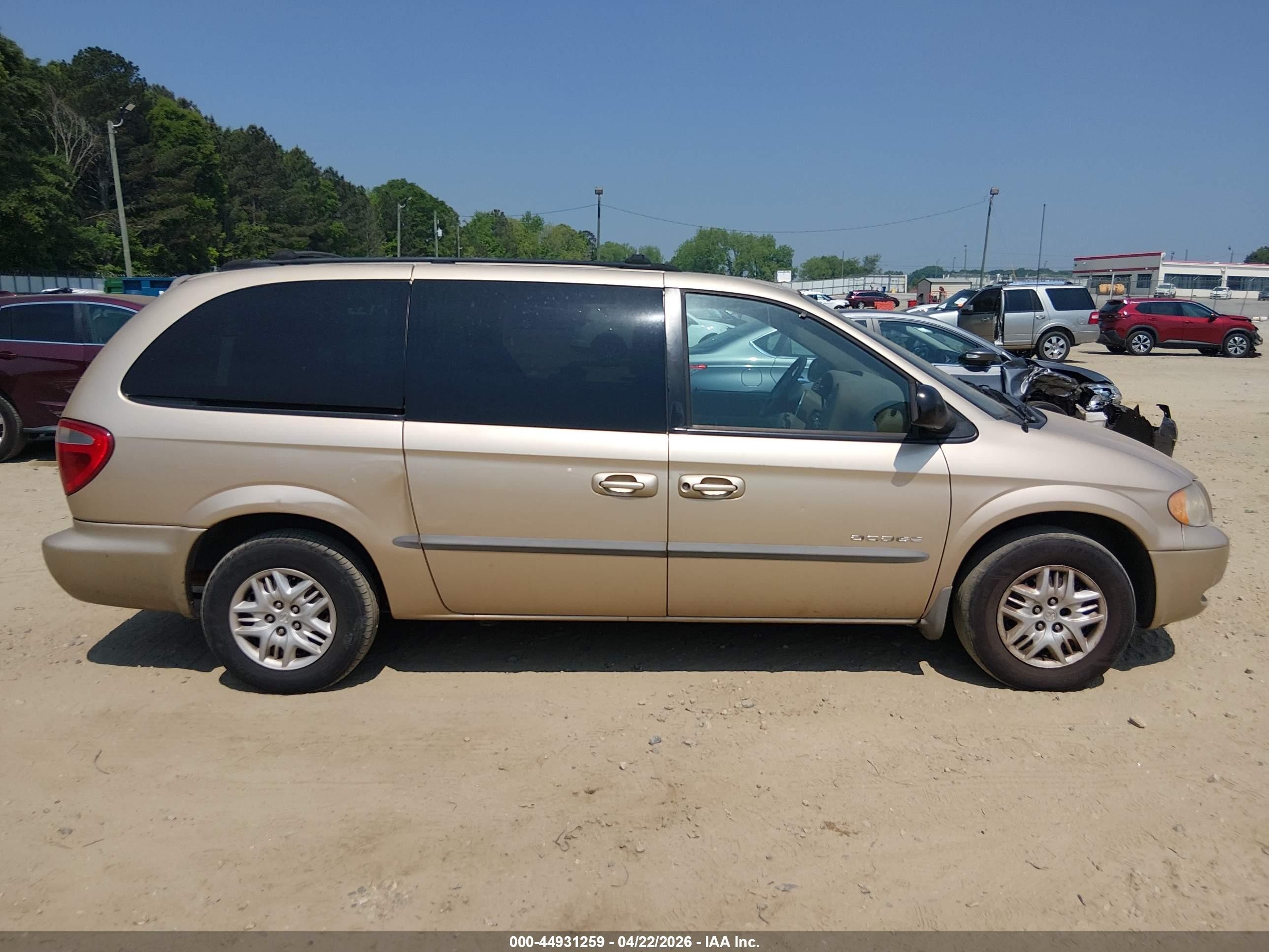 2001 Dodge Grand Caravan Sport Gold vin: 2B4GP44351R306976