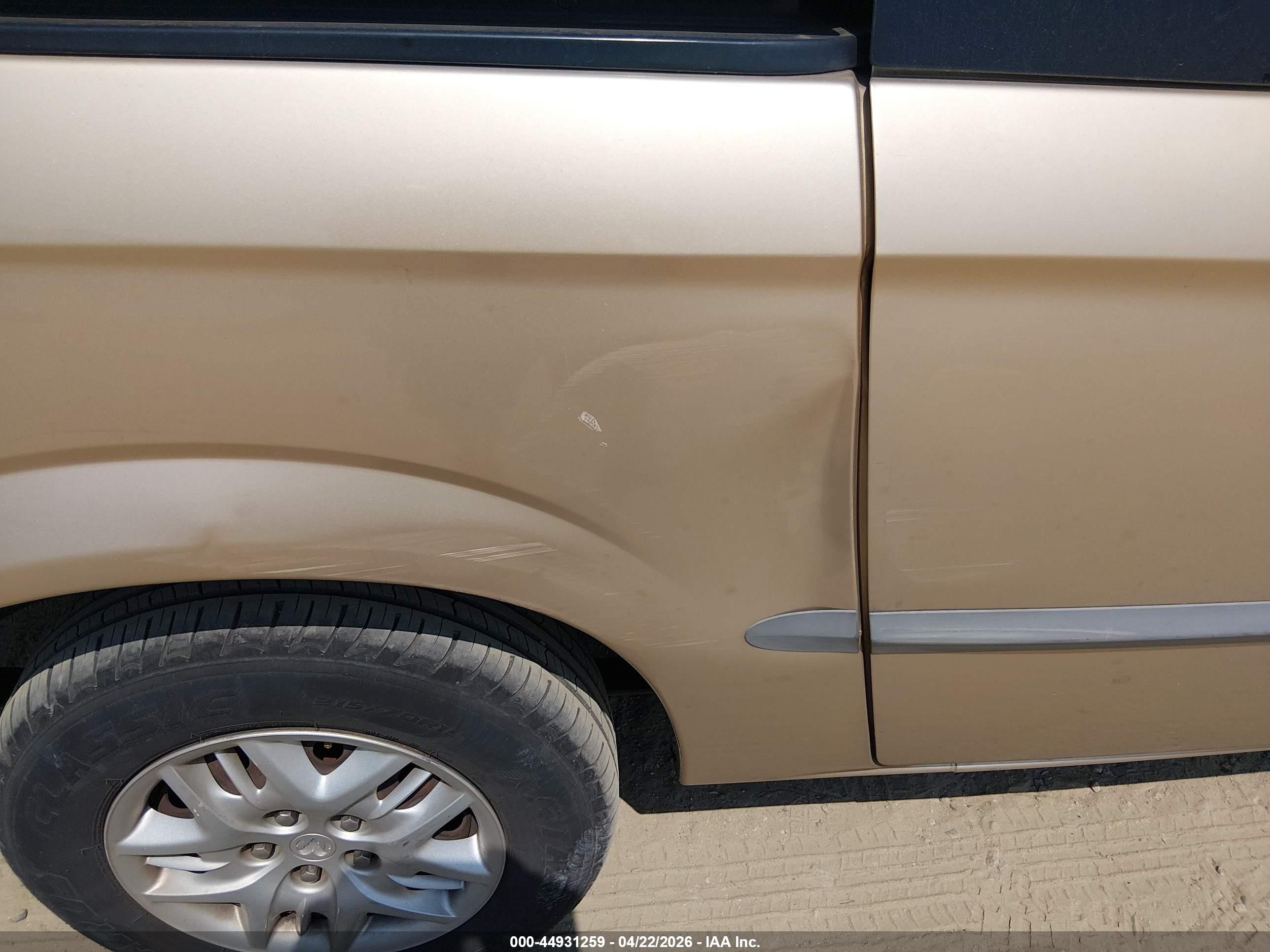 2001 Dodge Grand Caravan Sport Gold vin: 2B4GP44351R306976