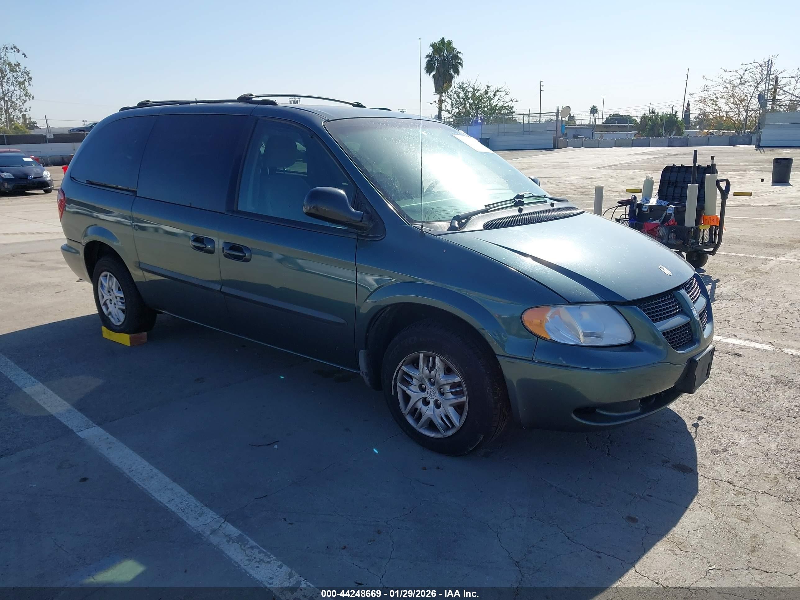 2B4GP44352R740008