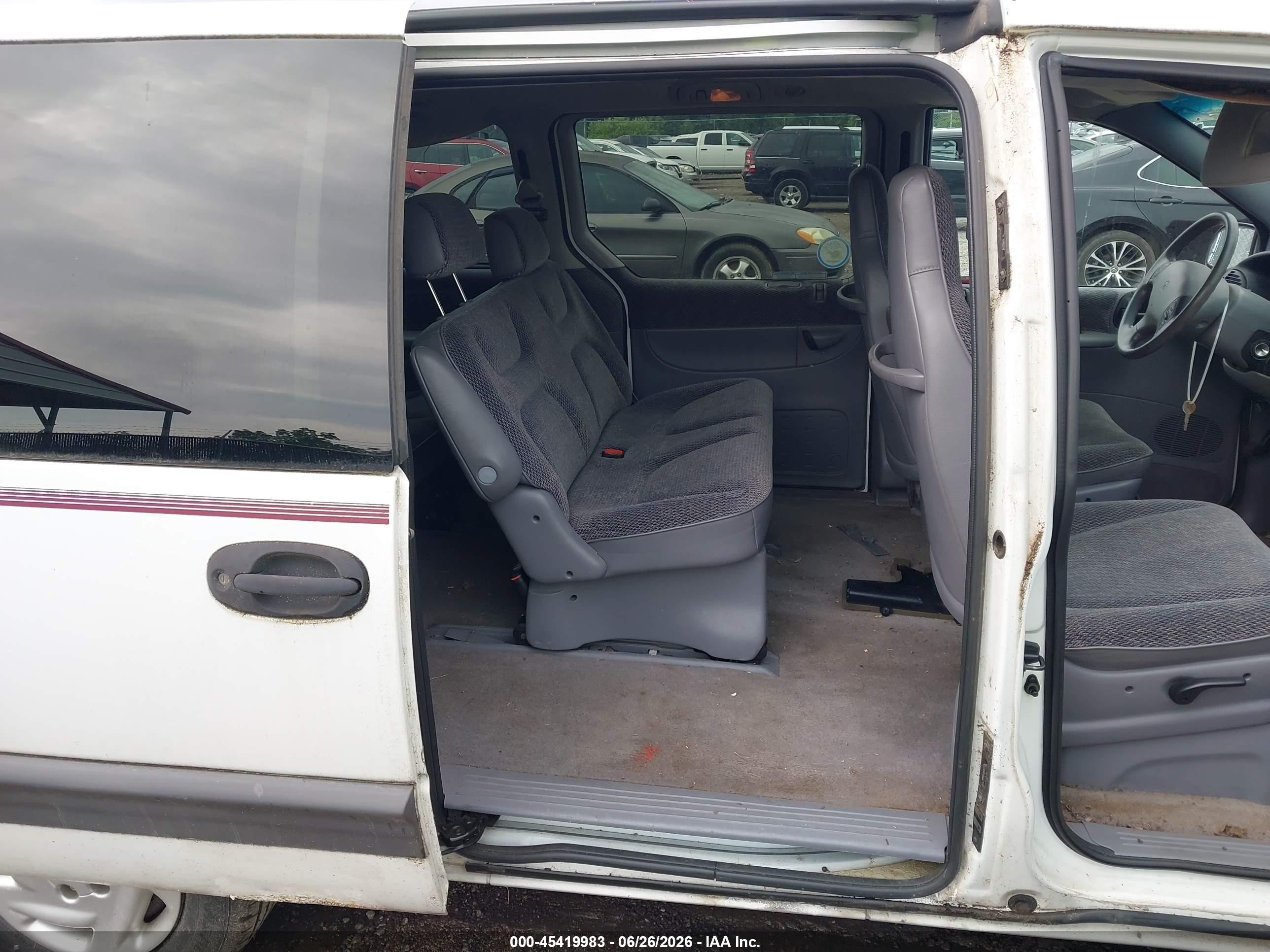 1997 Dodge Caravan Se White vin: 2B4GP4435VR407098
