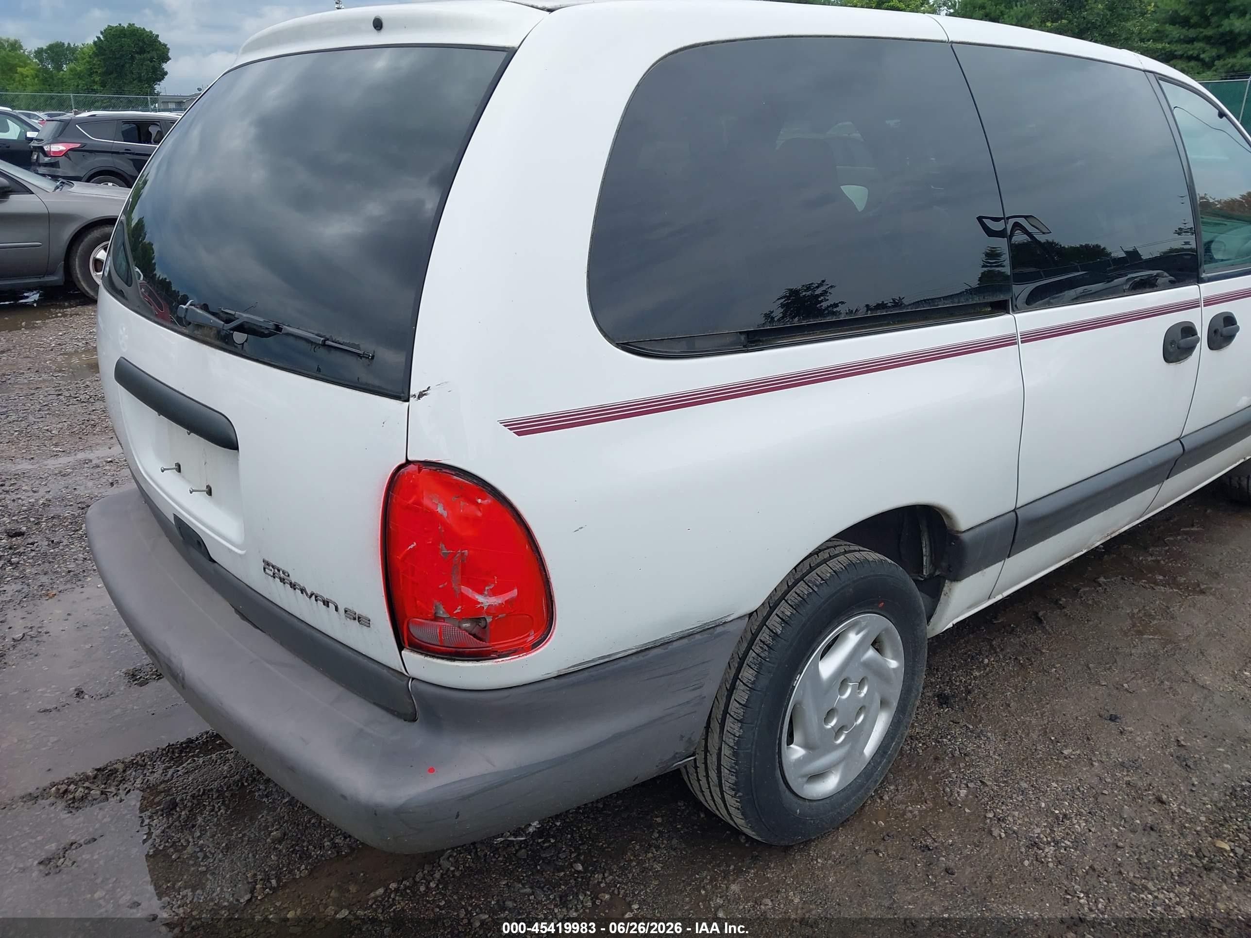 1997 Dodge Caravan Se White vin: 2B4GP4435VR407098
