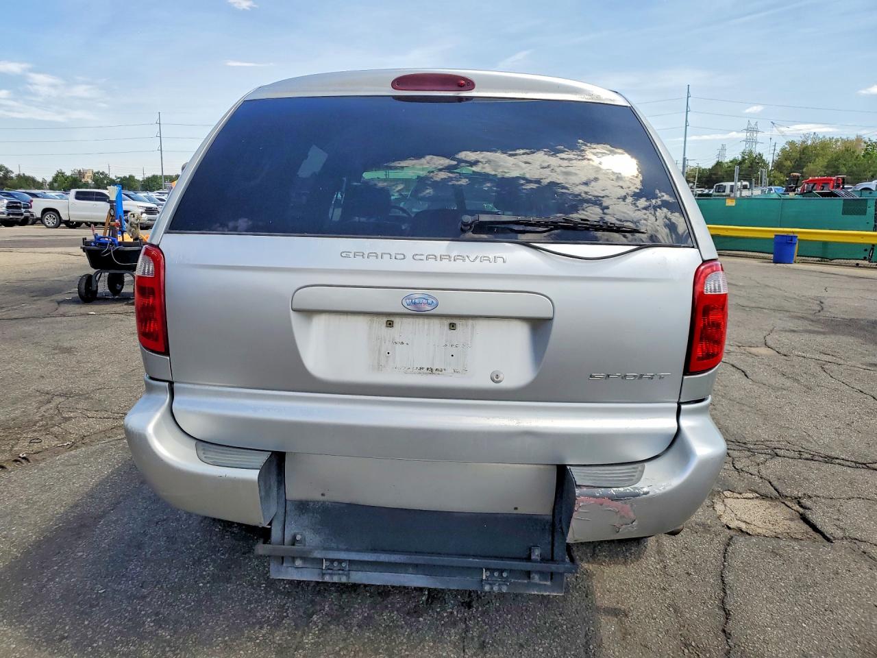 2001 Dodge Grand Caravan Sport Серебряный vin: 2B4GP44361R332485