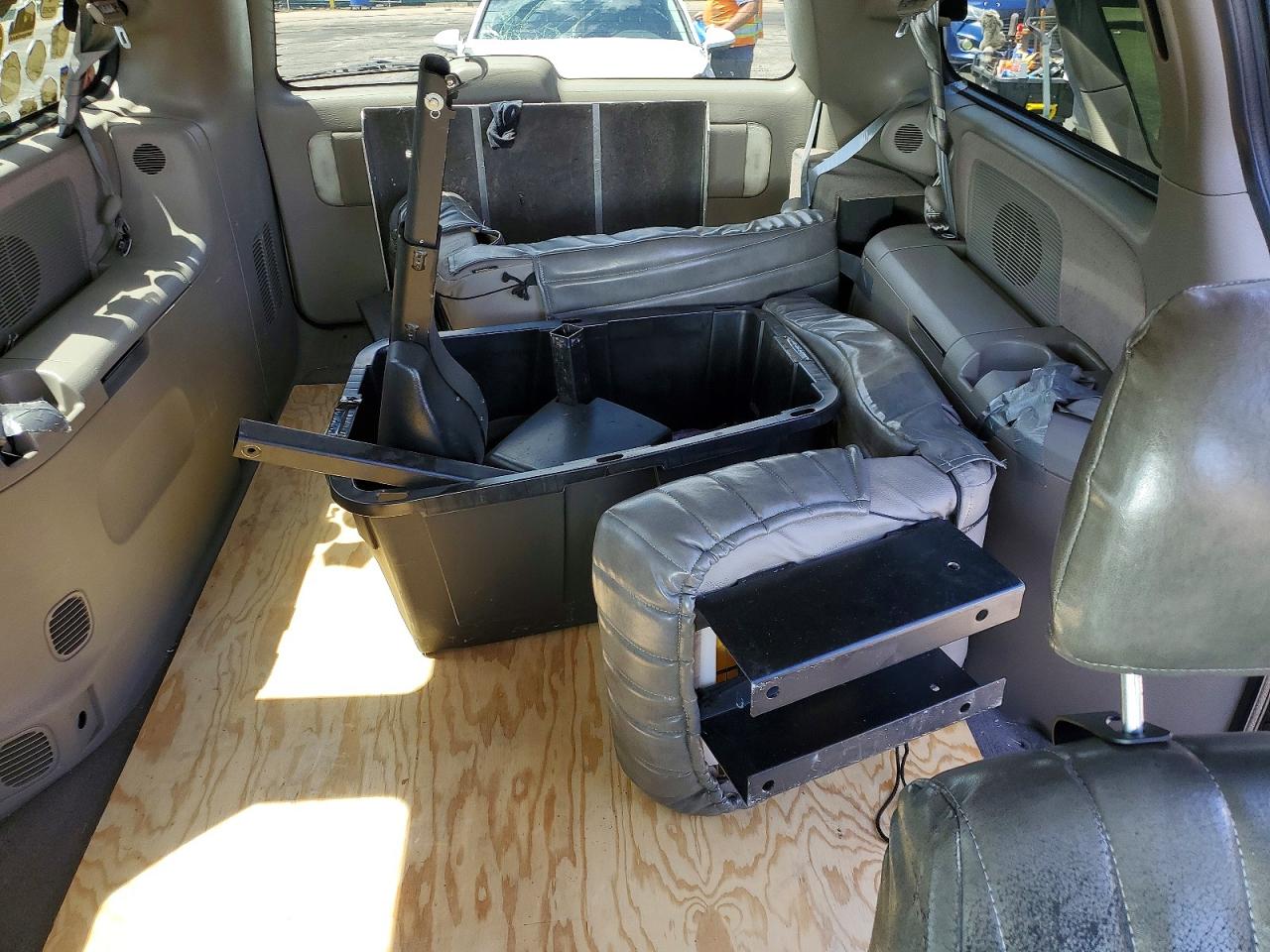 2001 Dodge Grand Caravan Sport Серебряный vin: 2B4GP44361R332485