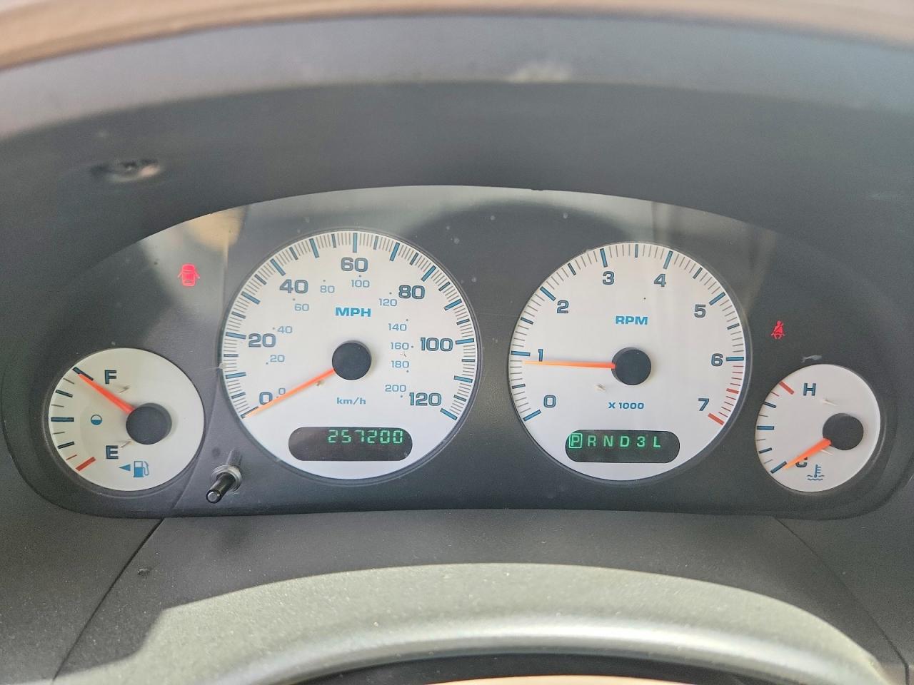 2001 Dodge Grand Caravan Sport White vin: 2B4GP44361R391570