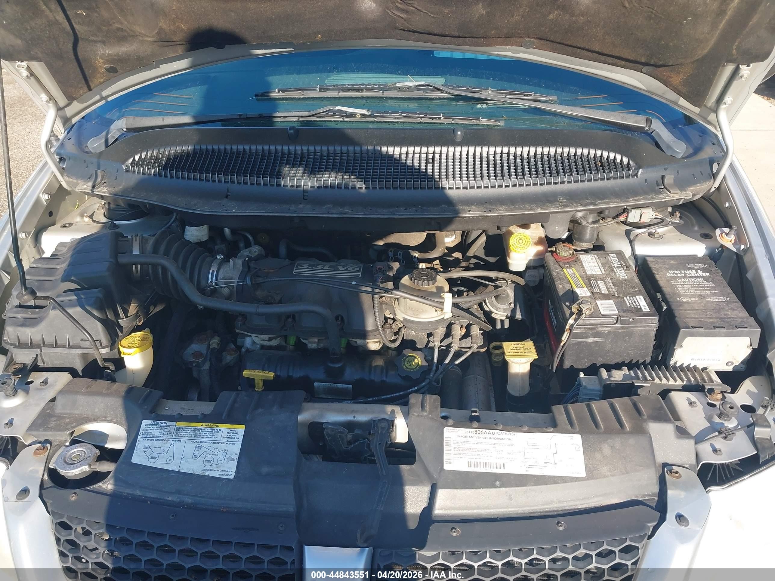 2002 Dodge Grand Caravan Sport Silver vin: 2B4GP44362R585260