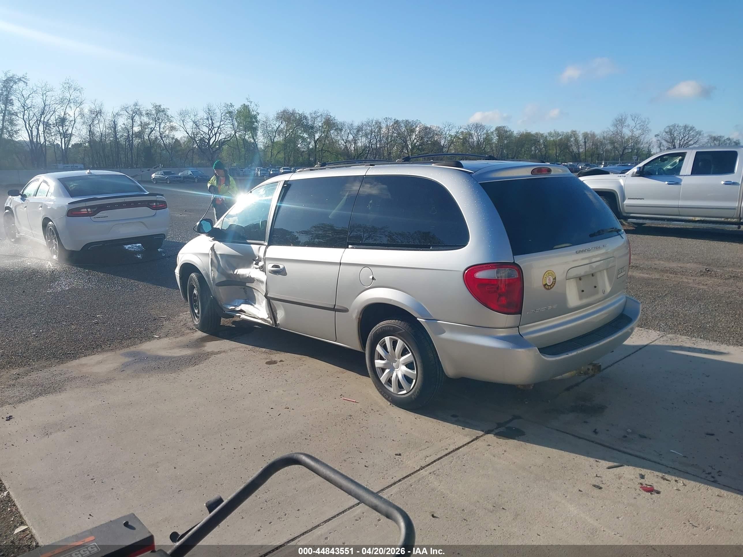 2002 Dodge Grand Caravan Sport Silver vin: 2B4GP44362R585260
