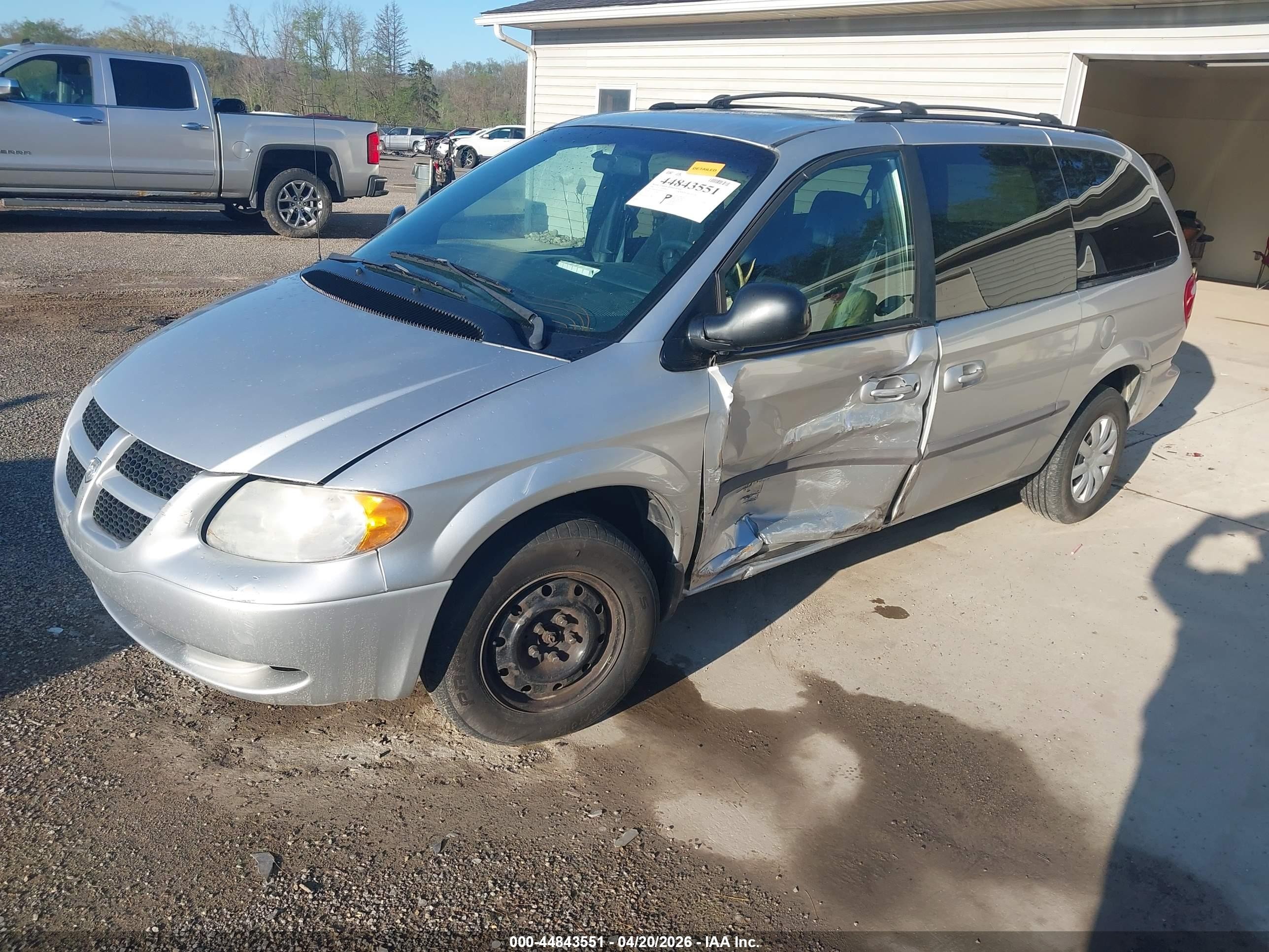 2002 Dodge Grand Caravan Sport Silver vin: 2B4GP44362R585260
