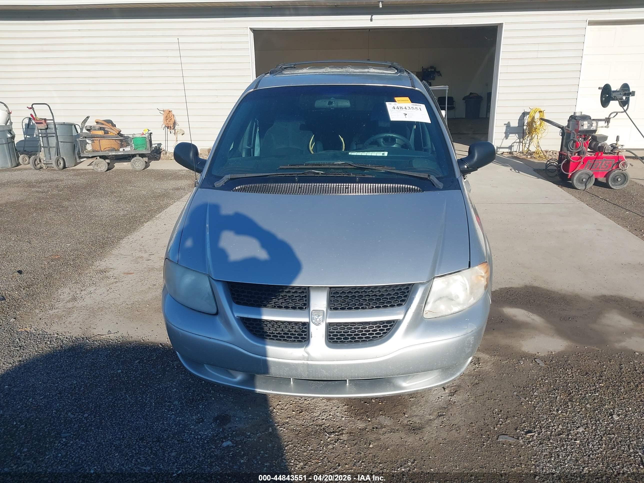 2002 Dodge Grand Caravan Sport Silver vin: 2B4GP44362R585260
