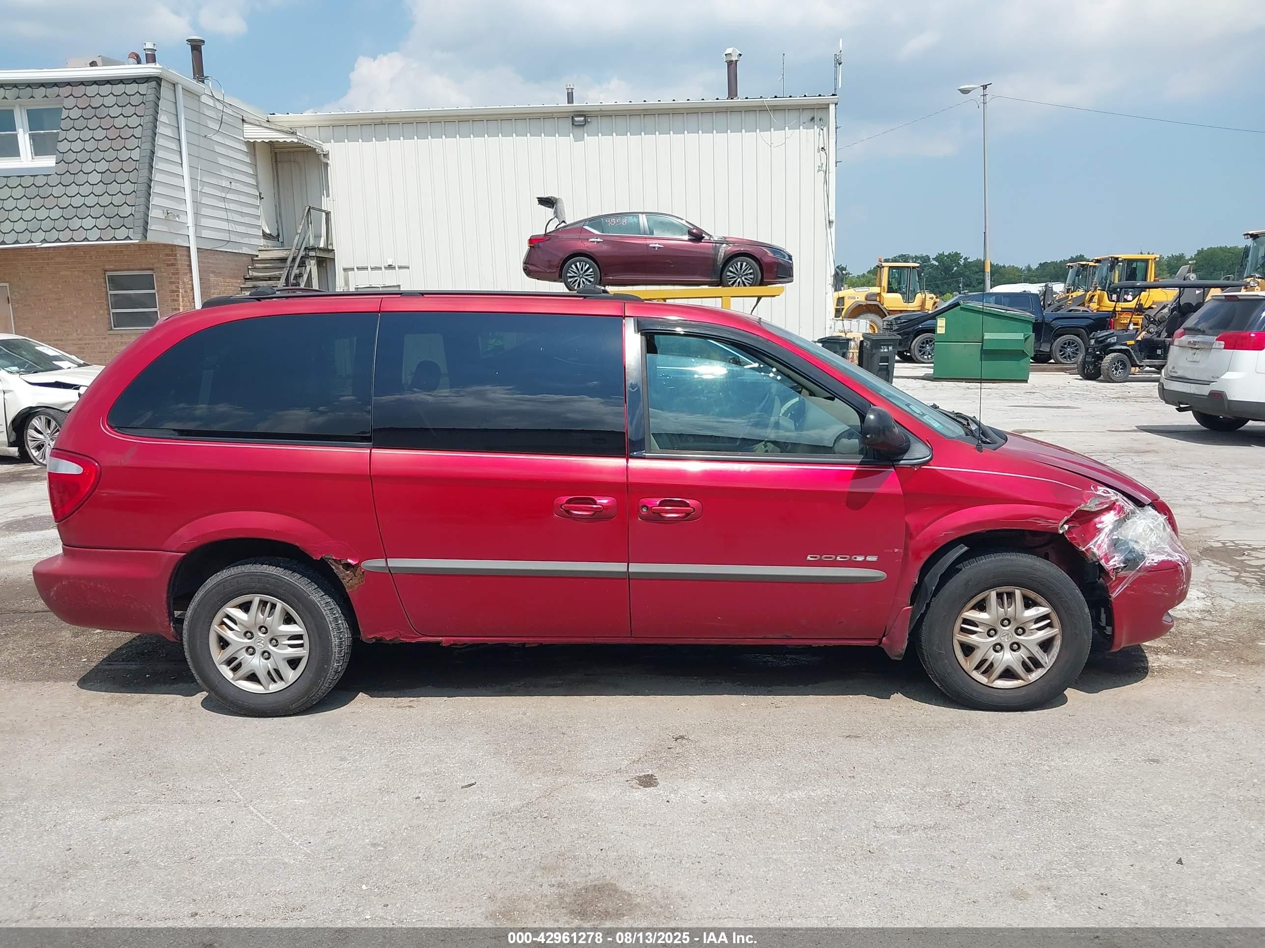 2001 Dodge Grand Caravan Sport Red vin: 2B4GP44381R237104