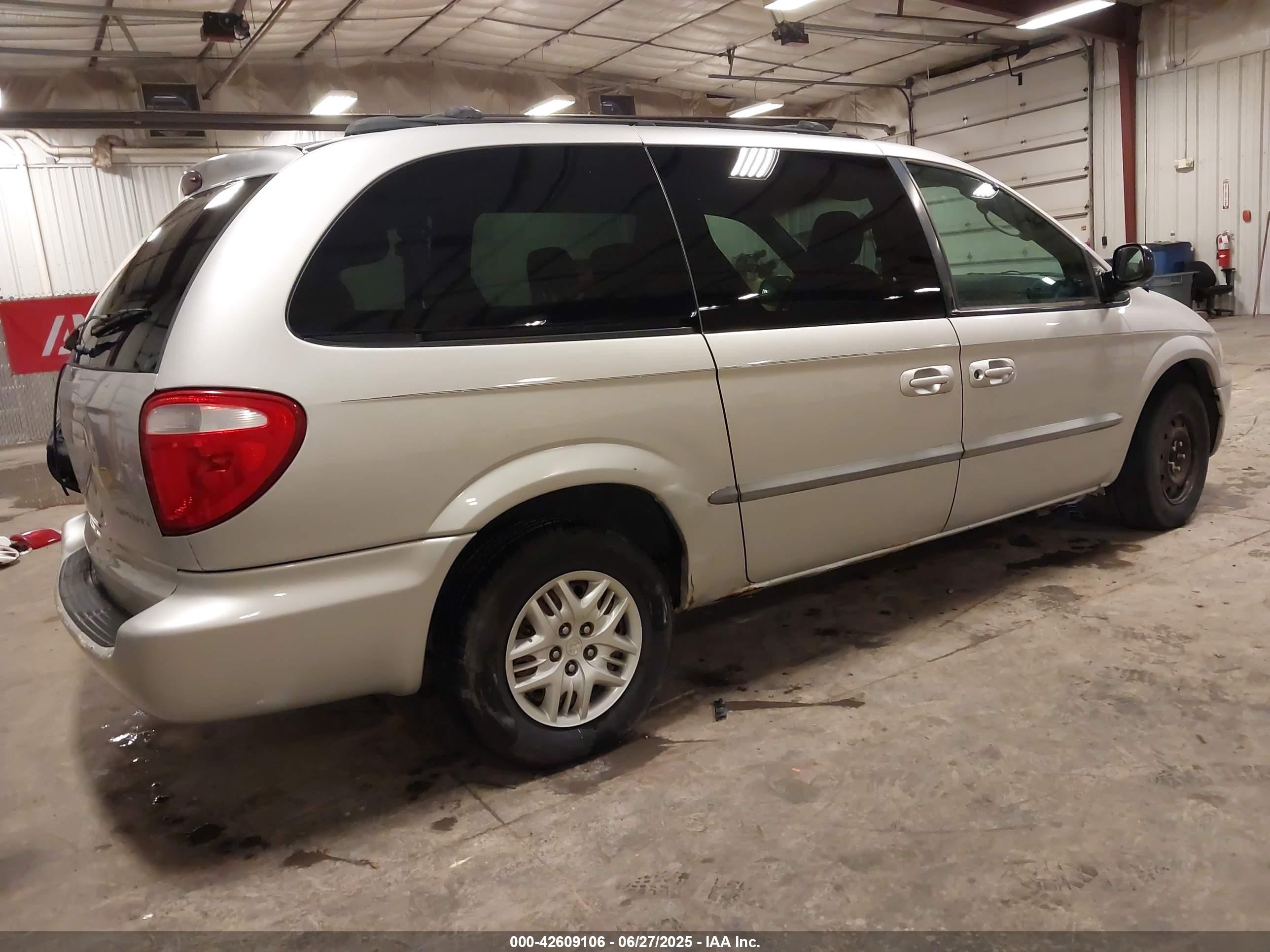 2001 Dodge Grand Caravan Sport Silver vin: 2B4GP44381R365925