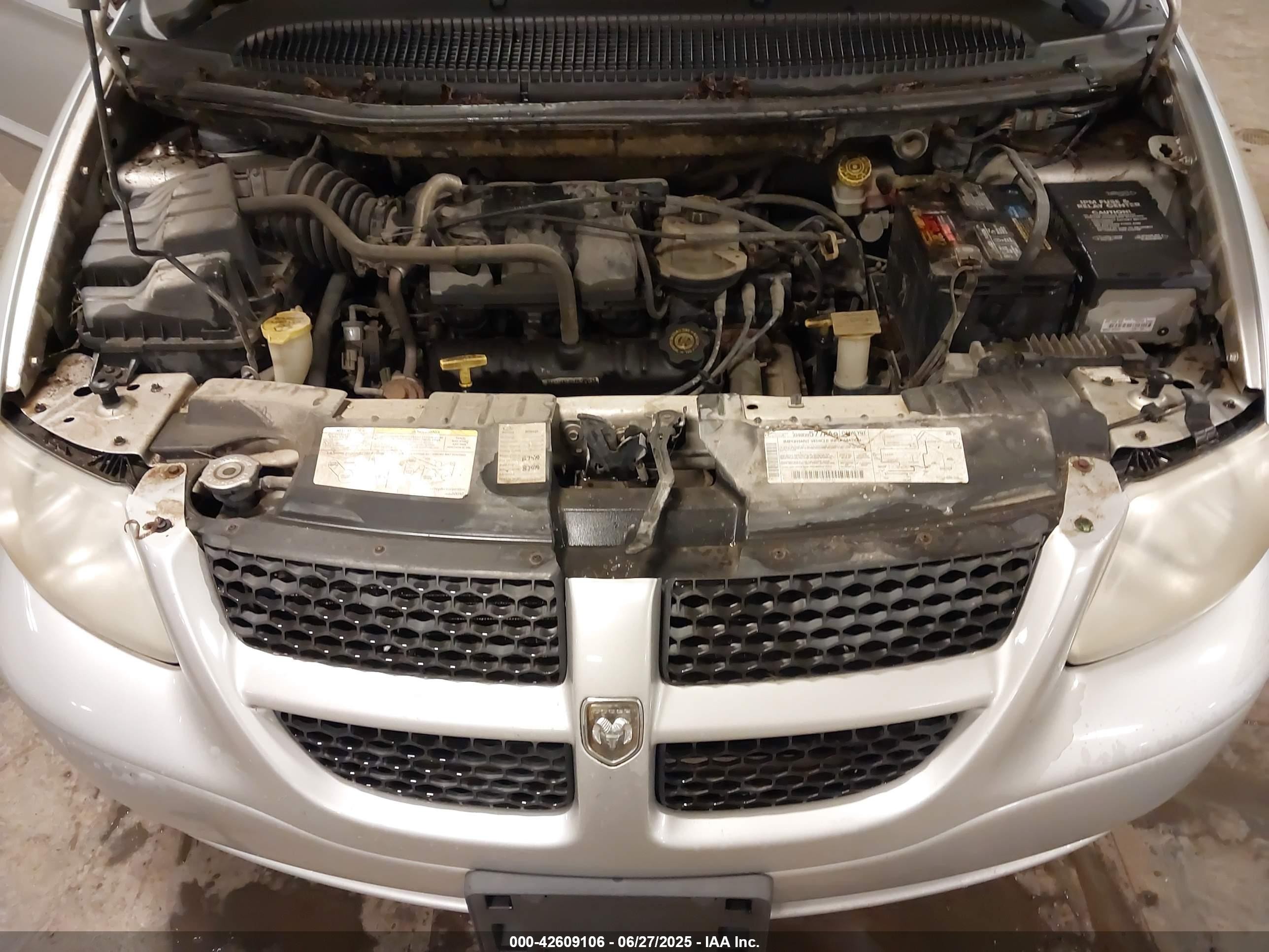 2001 Dodge Grand Caravan Sport Silver vin: 2B4GP44381R365925