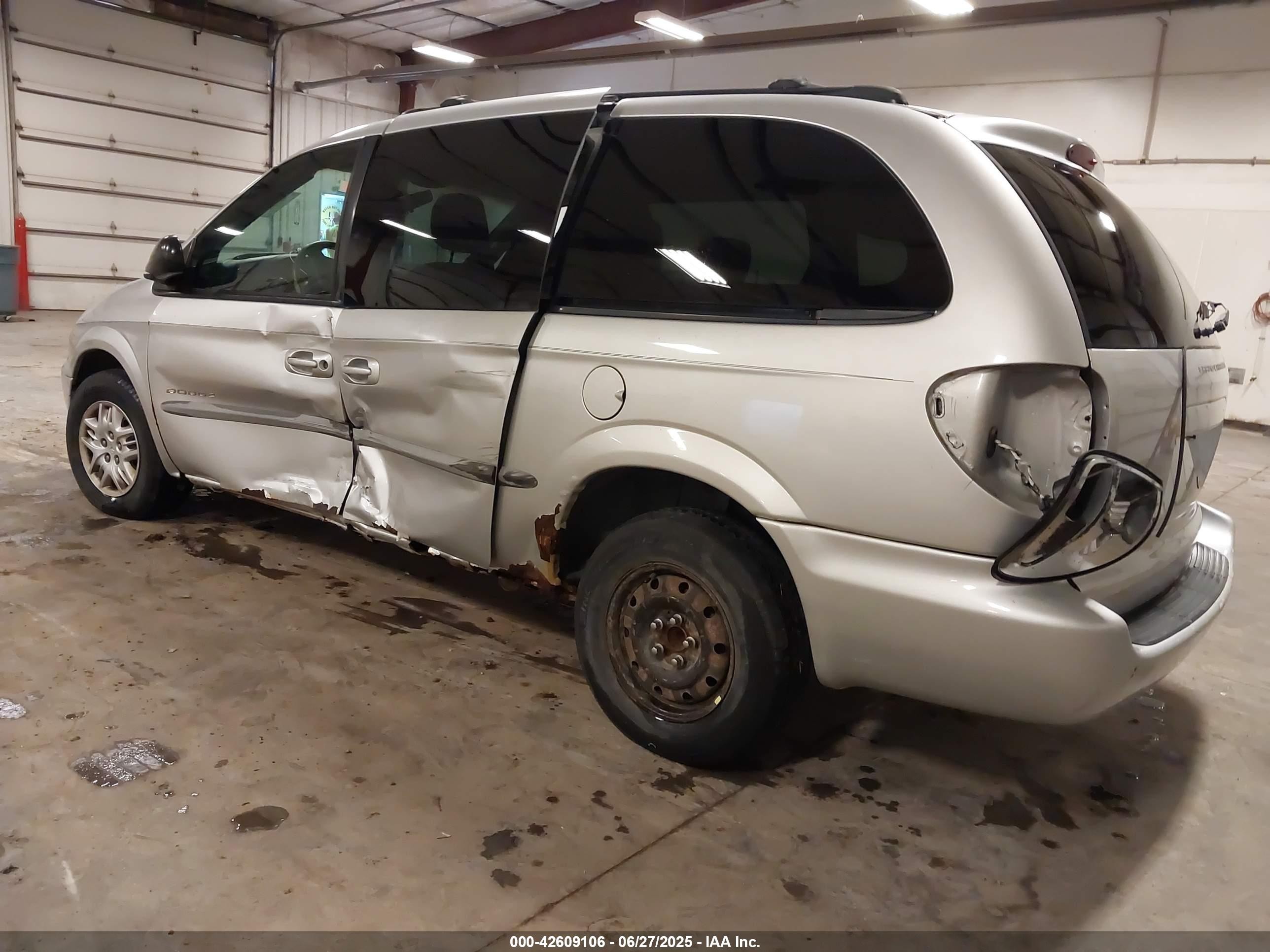 2001 Dodge Grand Caravan Sport Silver vin: 2B4GP44381R365925