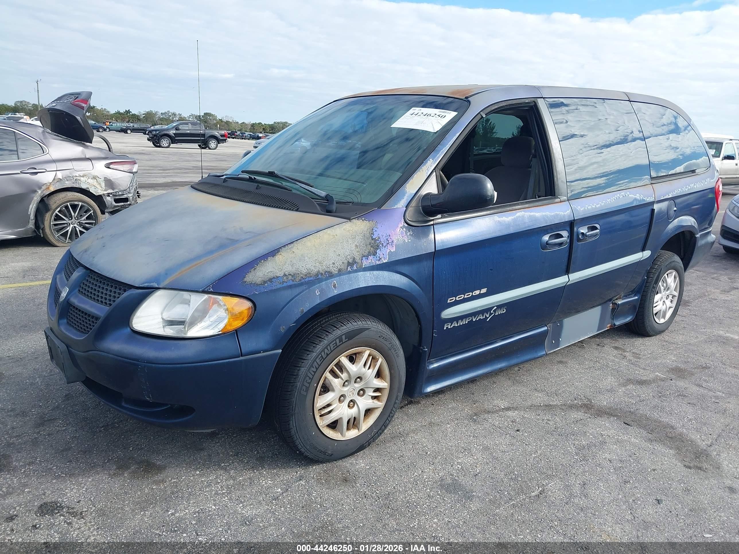 2001 Dodge Grand Caravan Sport Blue vin: 2B4GP44391R419877