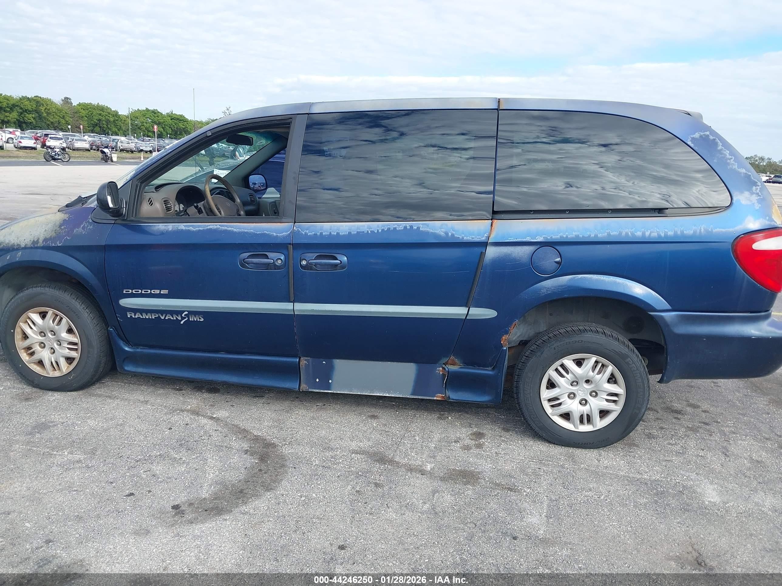 2001 Dodge Grand Caravan Sport Blue vin: 2B4GP44391R419877