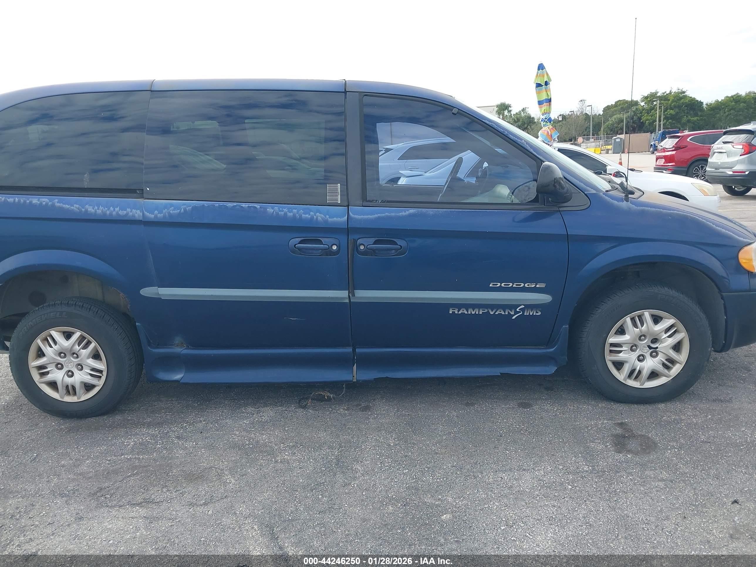 2001 Dodge Grand Caravan Sport Blue vin: 2B4GP44391R419877