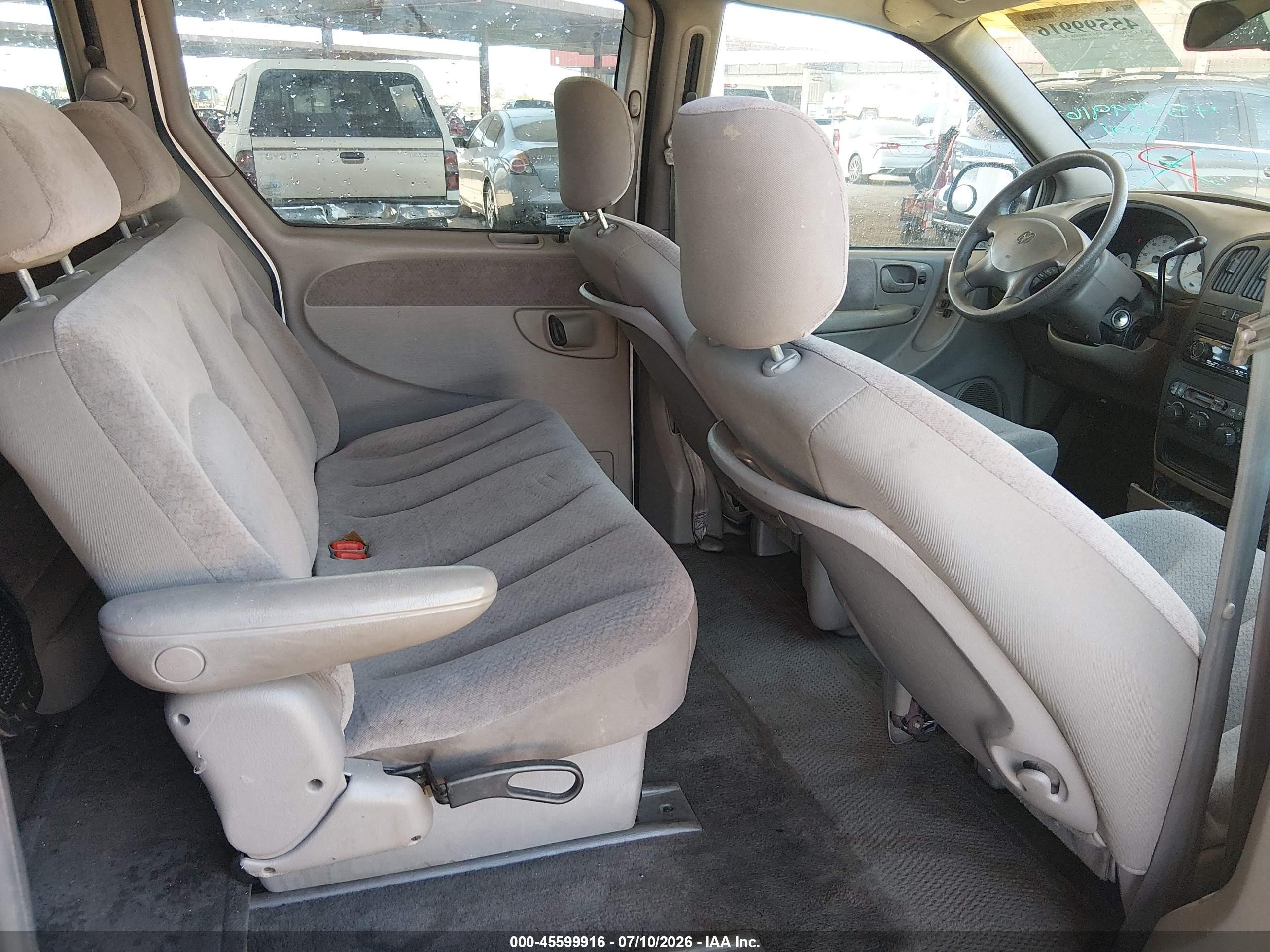 2001 Dodge Grand Caravan Sport White vin: 2B4GP443X1R310649