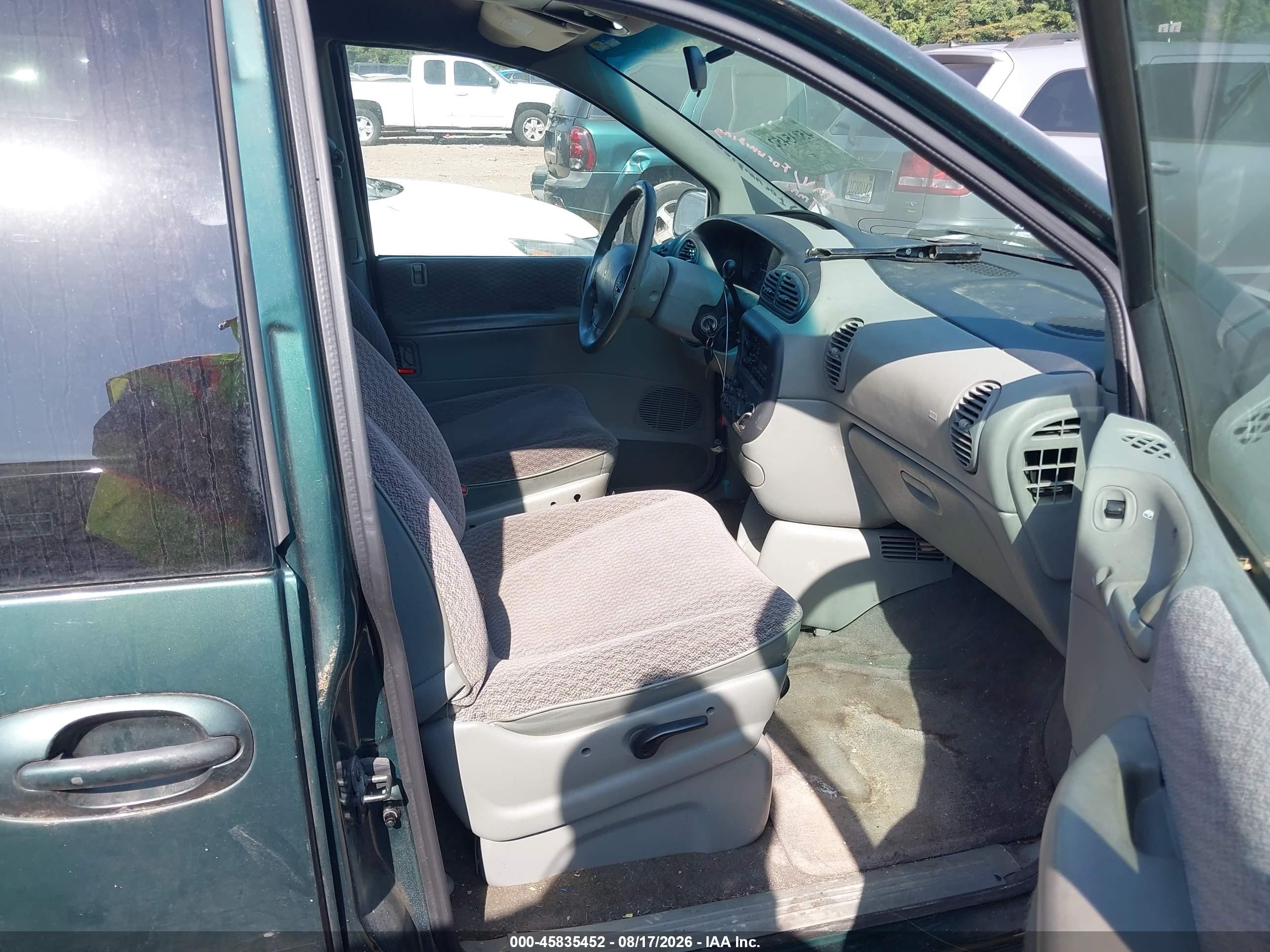 1999 Dodge Grand Caravan Se Green vin: 2B4GP44G0XR440354