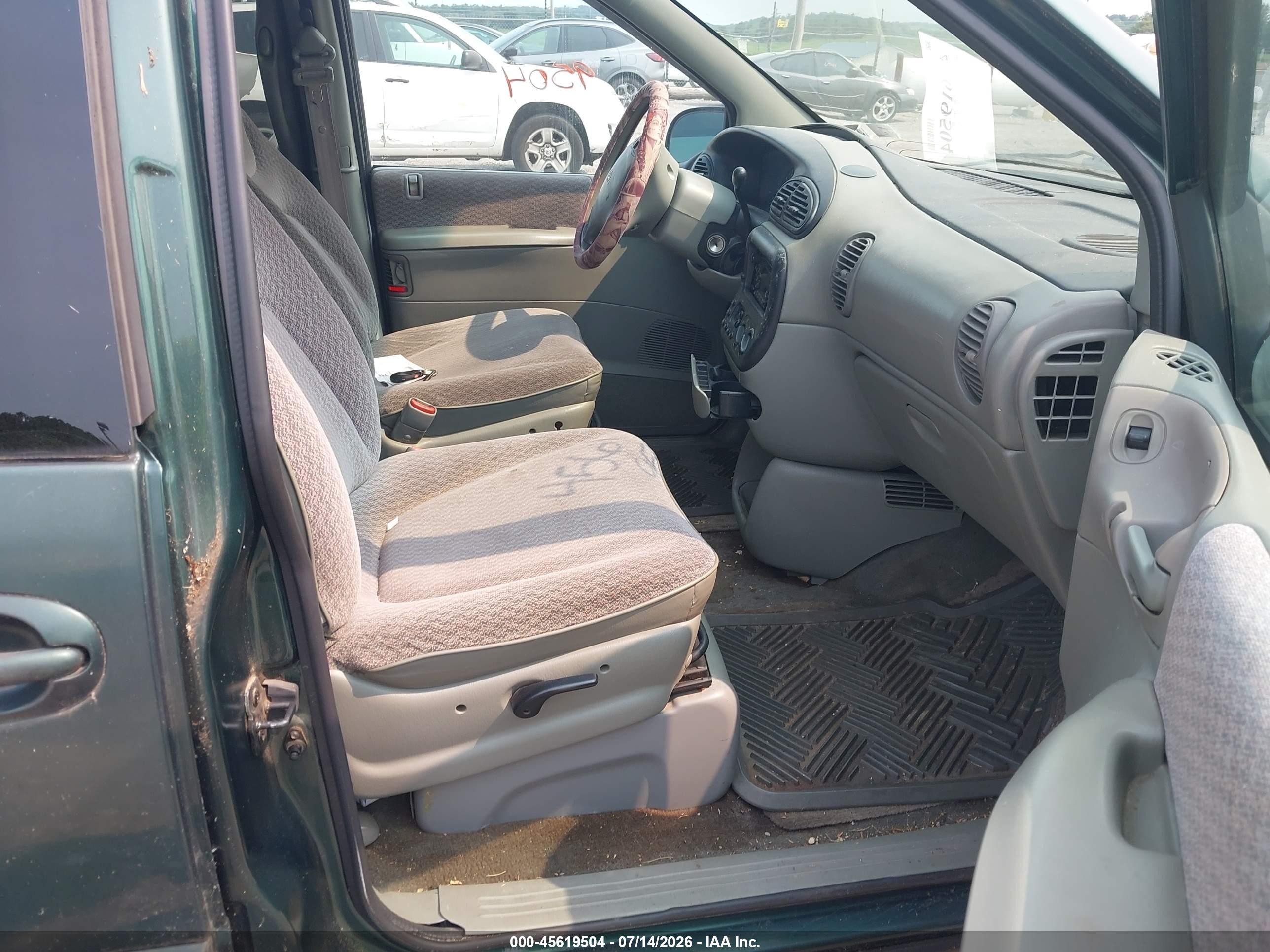 1999 Dodge Grand Caravan Se Green vin: 2B4GP44G5XR200491
