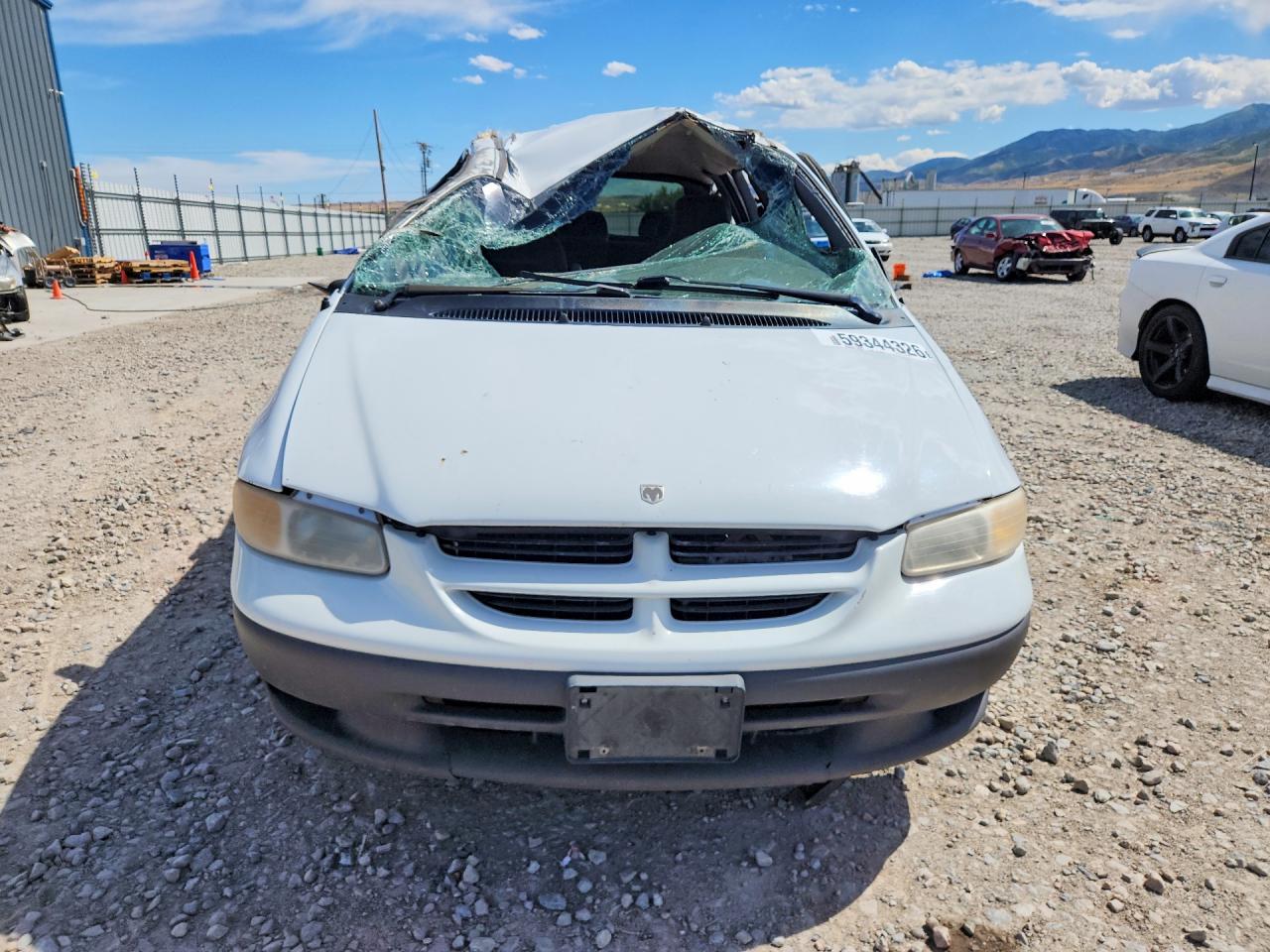 1999 Dodge Grand Caravan Se White vin: 2B4GP44G6XR476680
