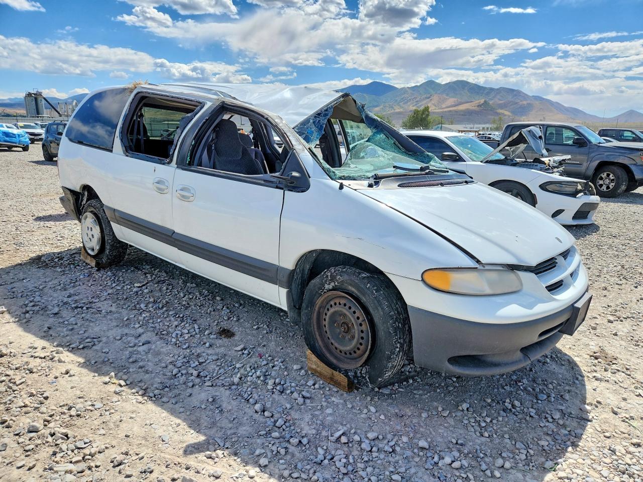 1999 Dodge Grand Caravan Se White vin: 2B4GP44G6XR476680