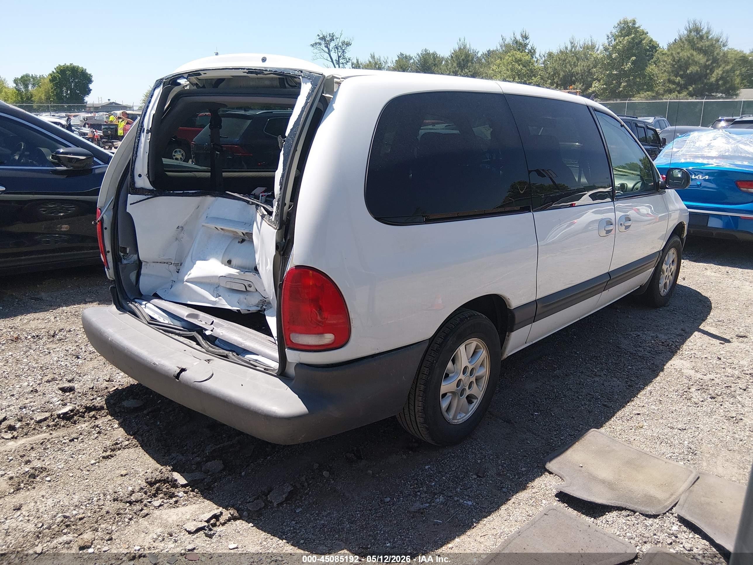 1999 Dodge Grand Caravan Se White vin: 2B4GP44G7XR202419