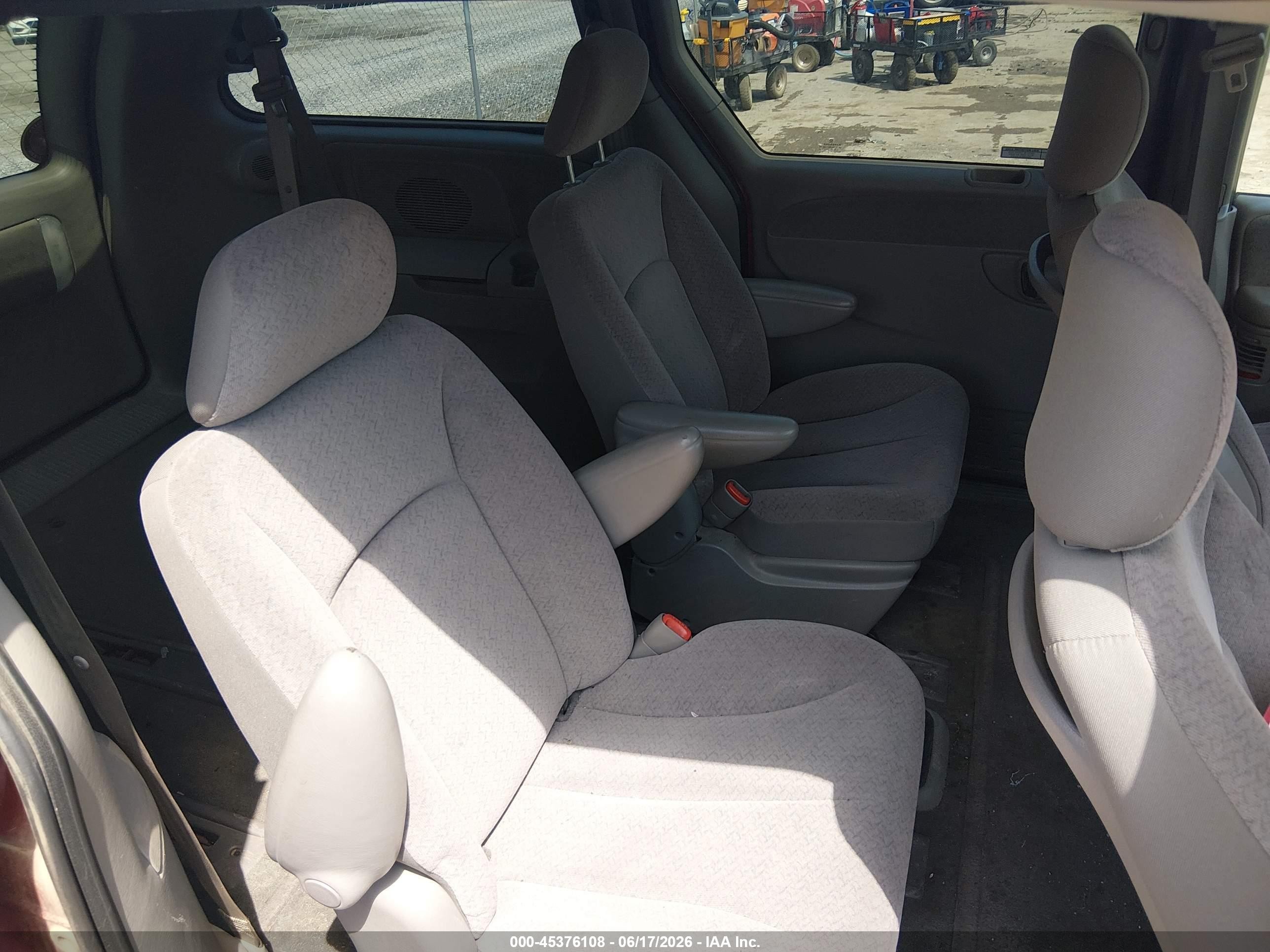 2001 Dodge Grand Caravan Sport Maroon vin: 2B4GP44G81R169812