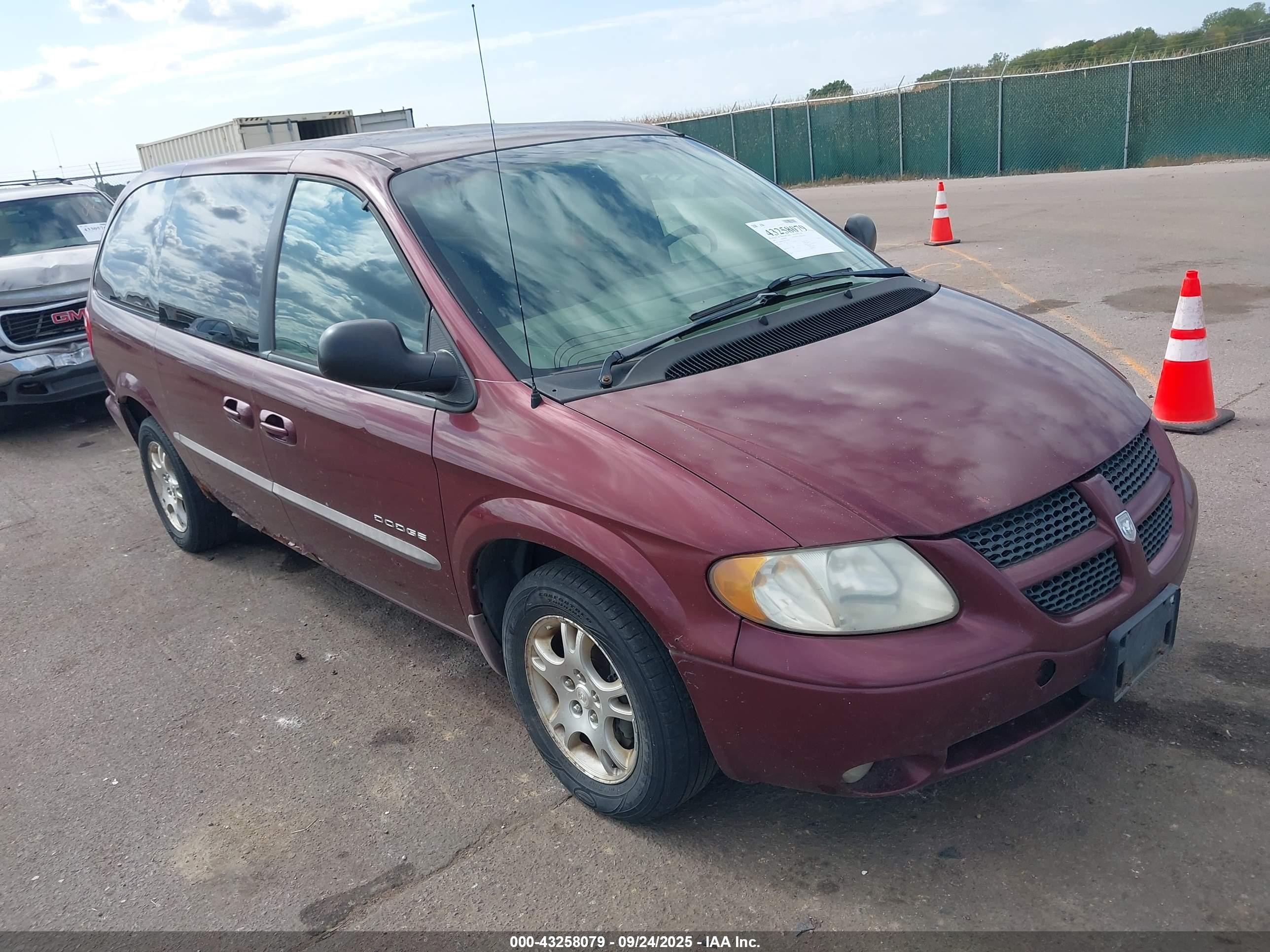 2001 Dodge Grand Caravan Sport Maroon vin: 2B4GP44G91R194329