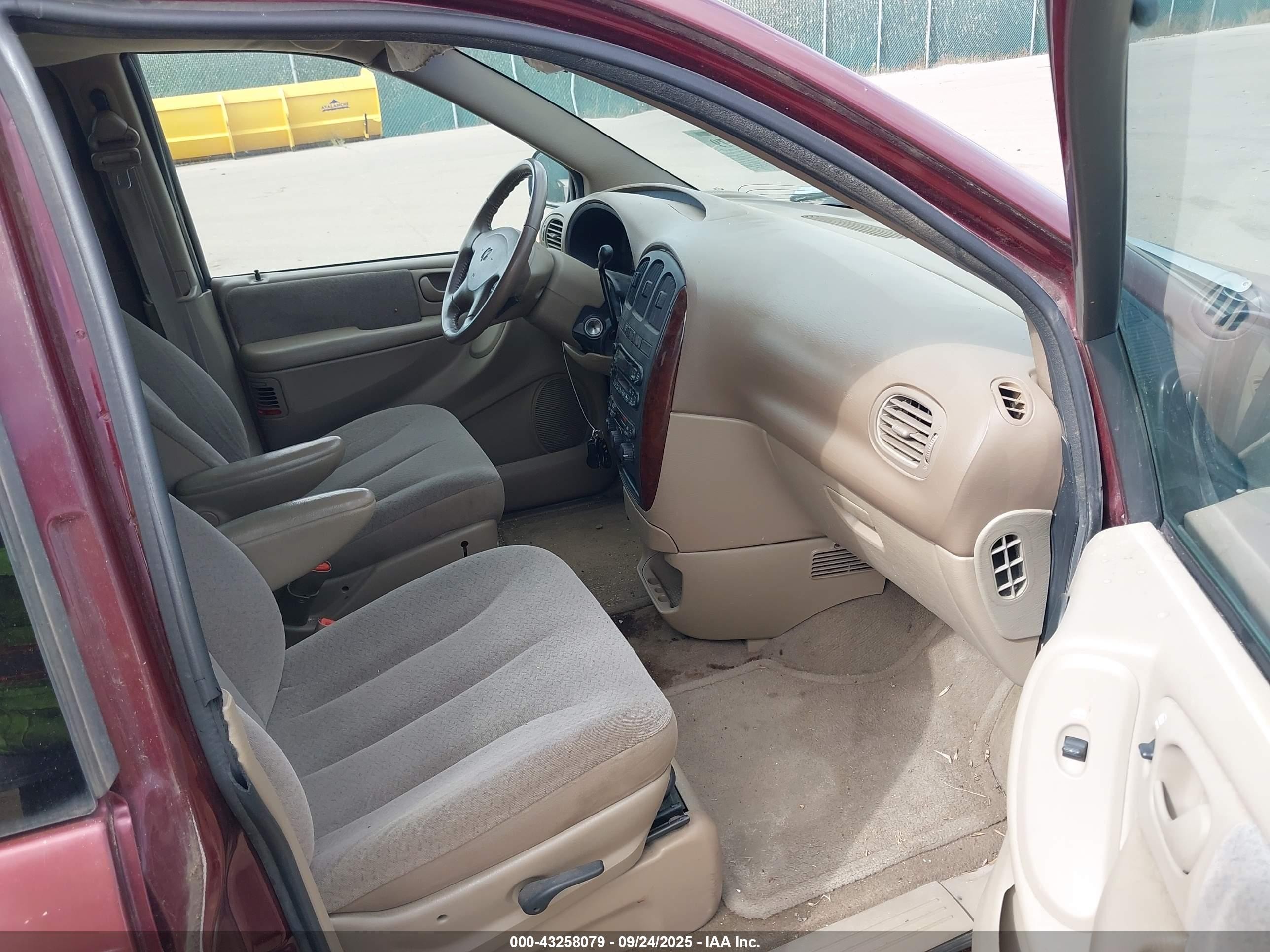 2001 Dodge Grand Caravan Sport Maroon vin: 2B4GP44G91R194329