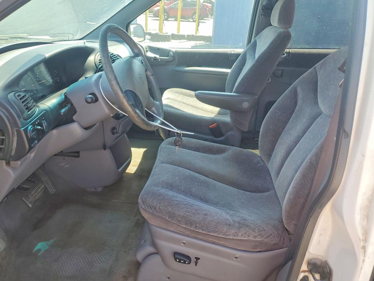 2000 Dodge Grand Caravan Se White vin: 2B4GP44GXYR738721
