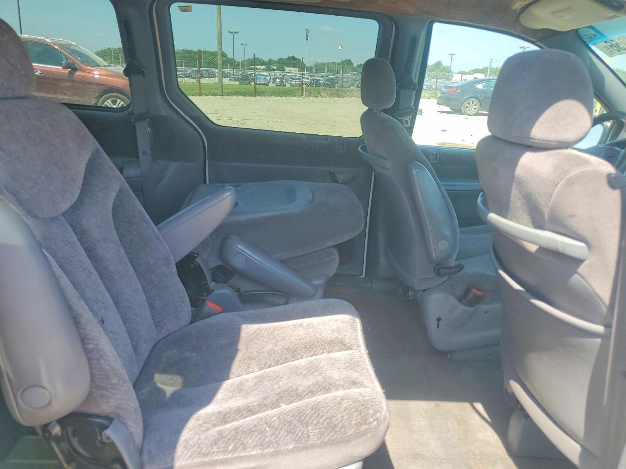 2000 Dodge Grand Caravan Se White vin: 2B4GP44GXYR738721