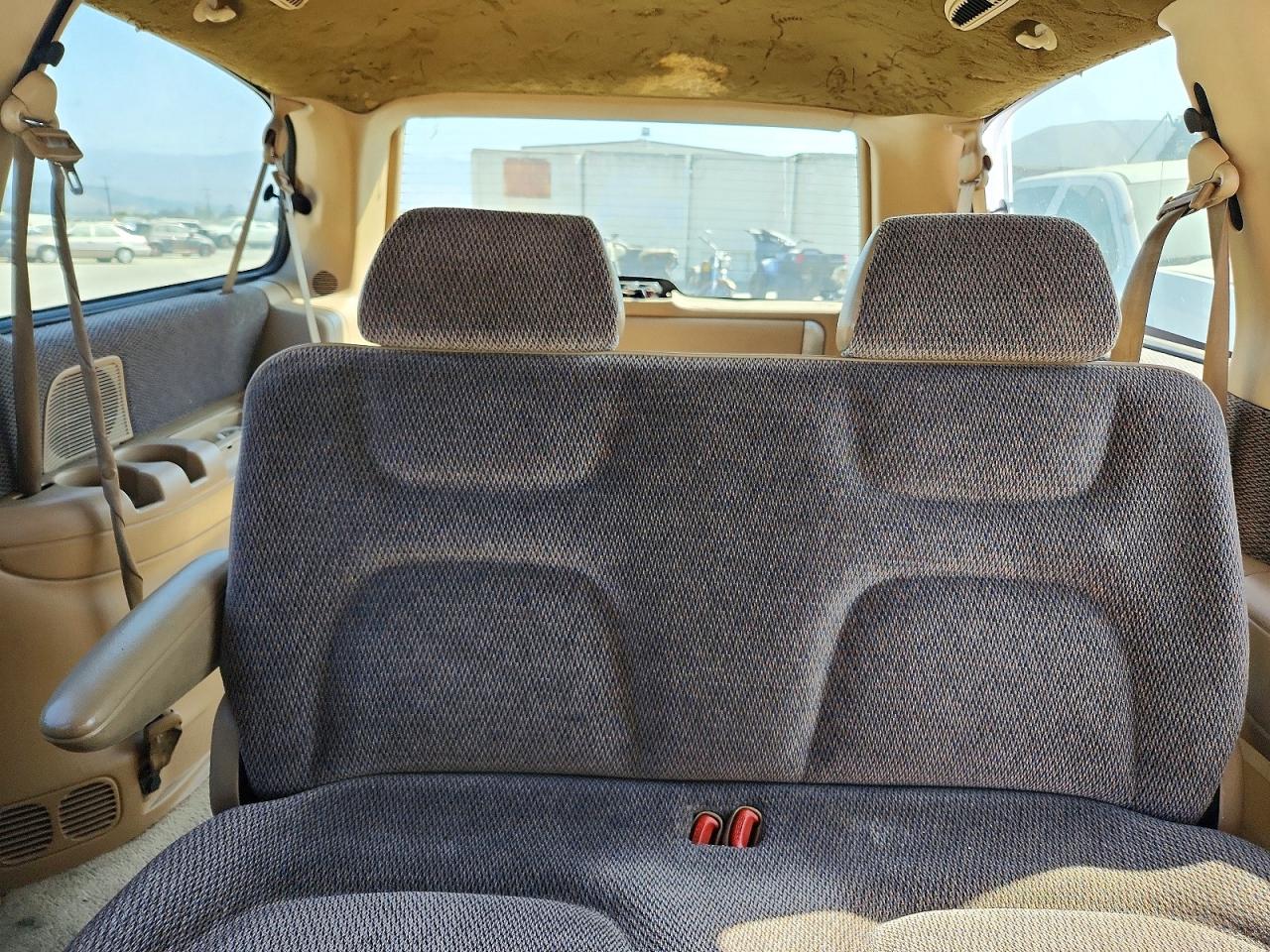 1997 Dodge Grand Caravan Se White vin: 2B4GP44R1VR361998