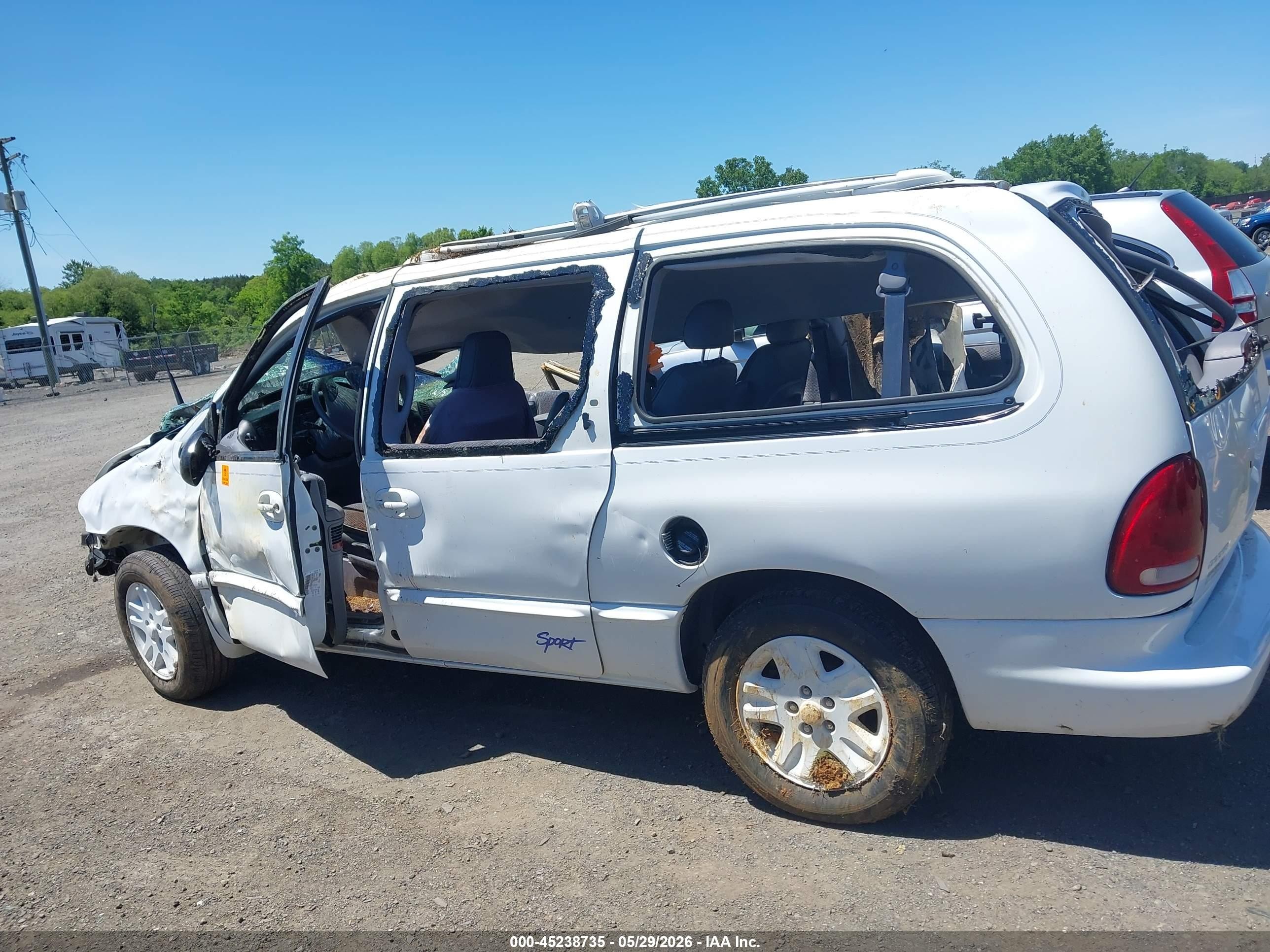 1997 Dodge Grand Caravan Se White vin: 2B4GP44R4VR130318