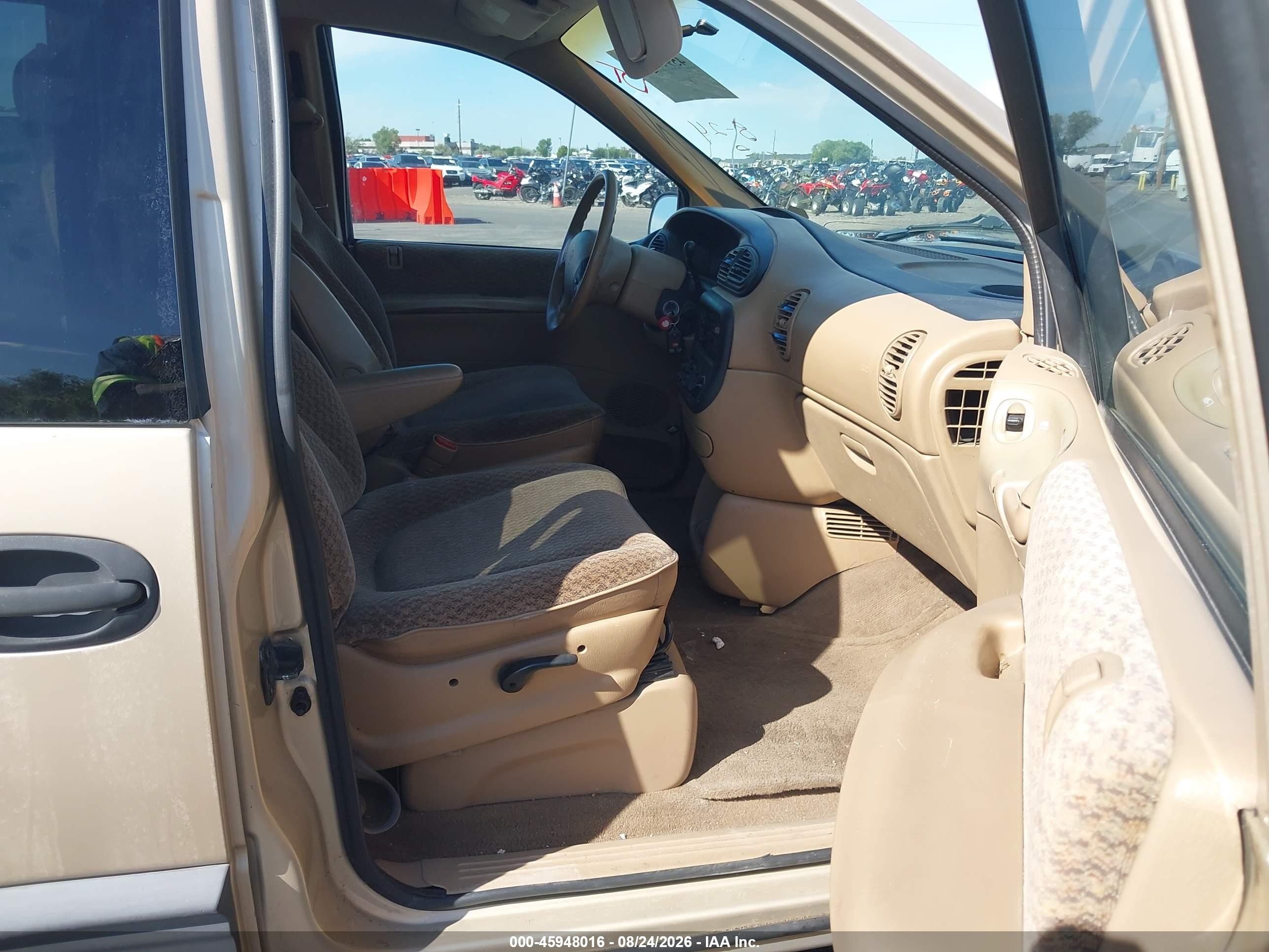 1998 Dodge Caravan Se Золотой vin: 2B4GP4535WR777340