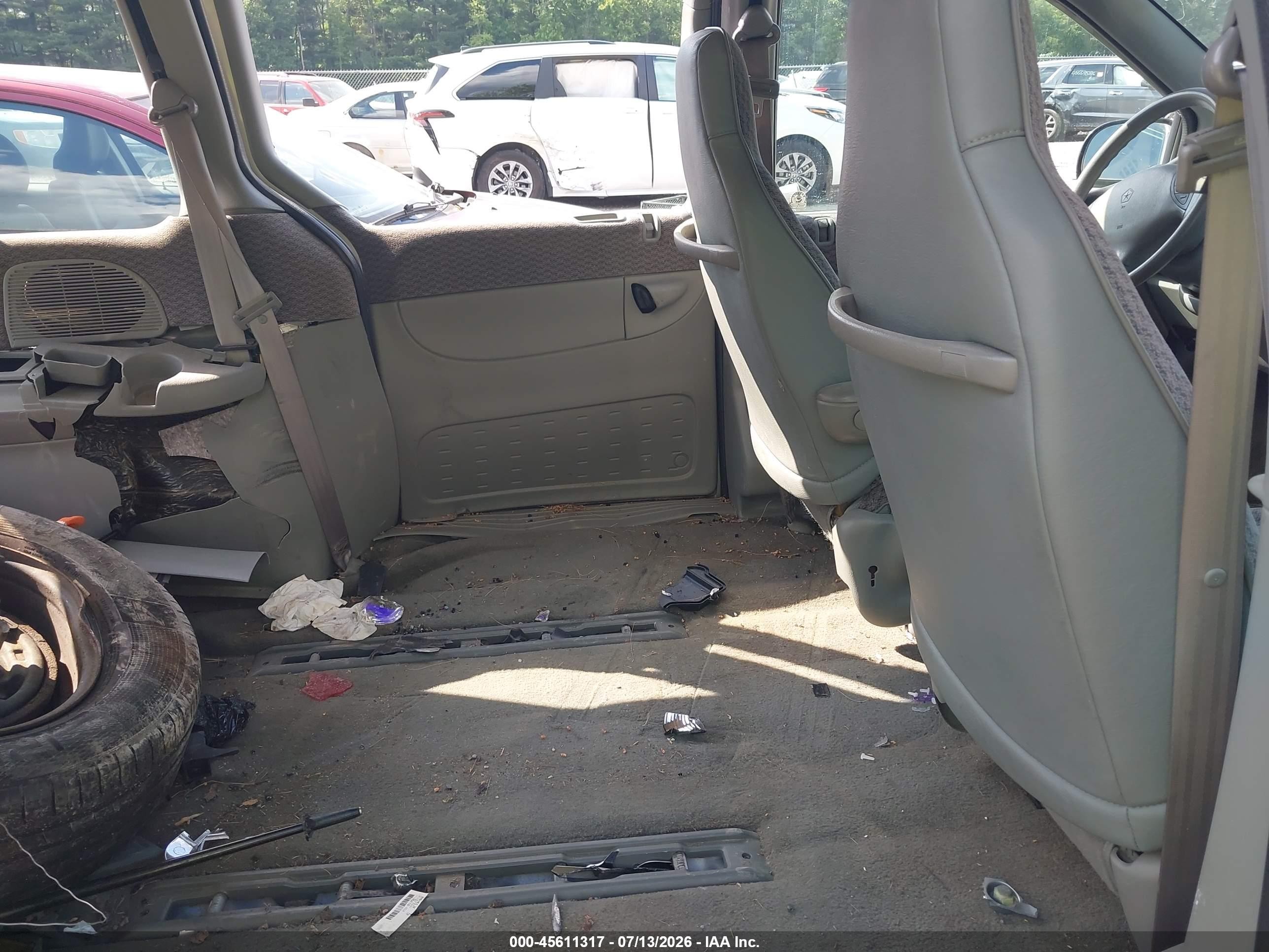 2000 Dodge Caravan Se Silver vin: 2B4GP45G3YR696066