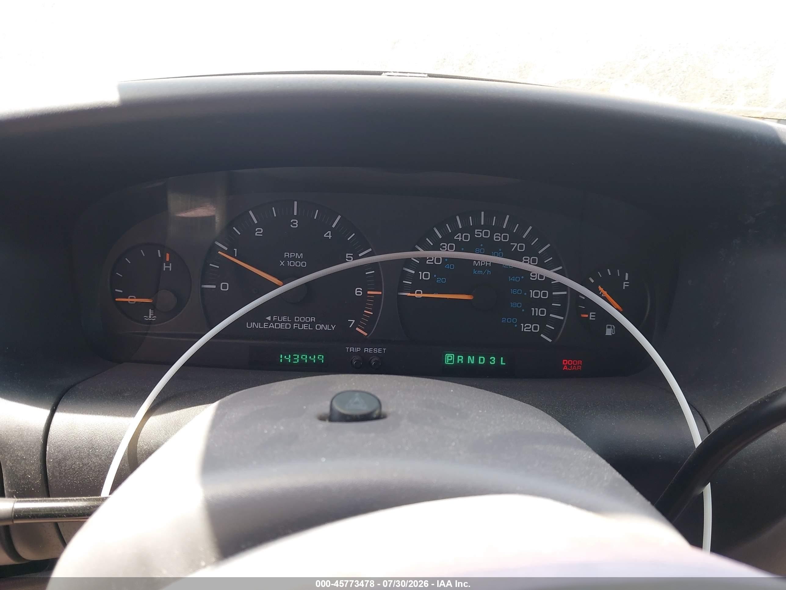 2000 Dodge Caravan Se White vin: 2B4GP45R2YR714137
