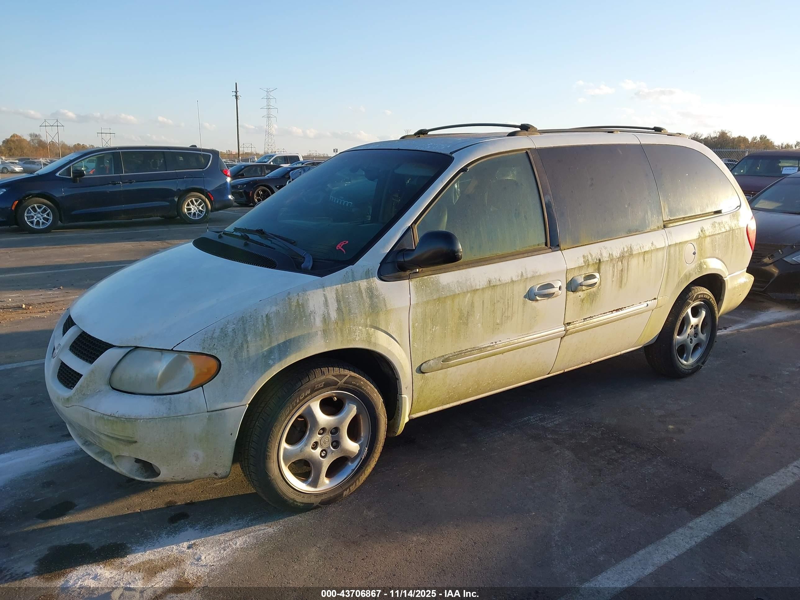 2002 Dodge Grand Caravan Es White vin: 2B4GP54L42R594996