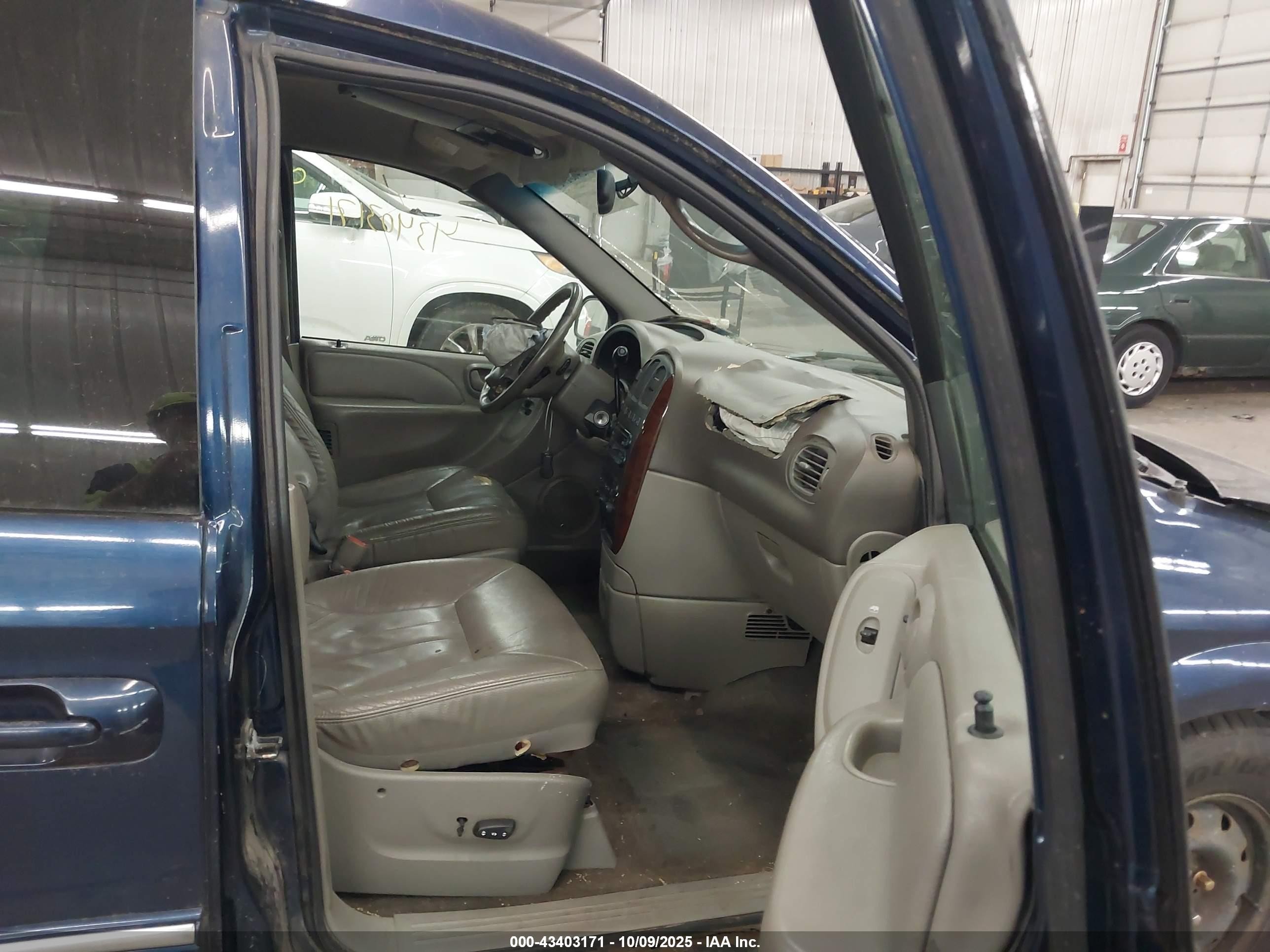 2001 Dodge Grand Caravan Es Синий vin: 2B4GP54L51R203739