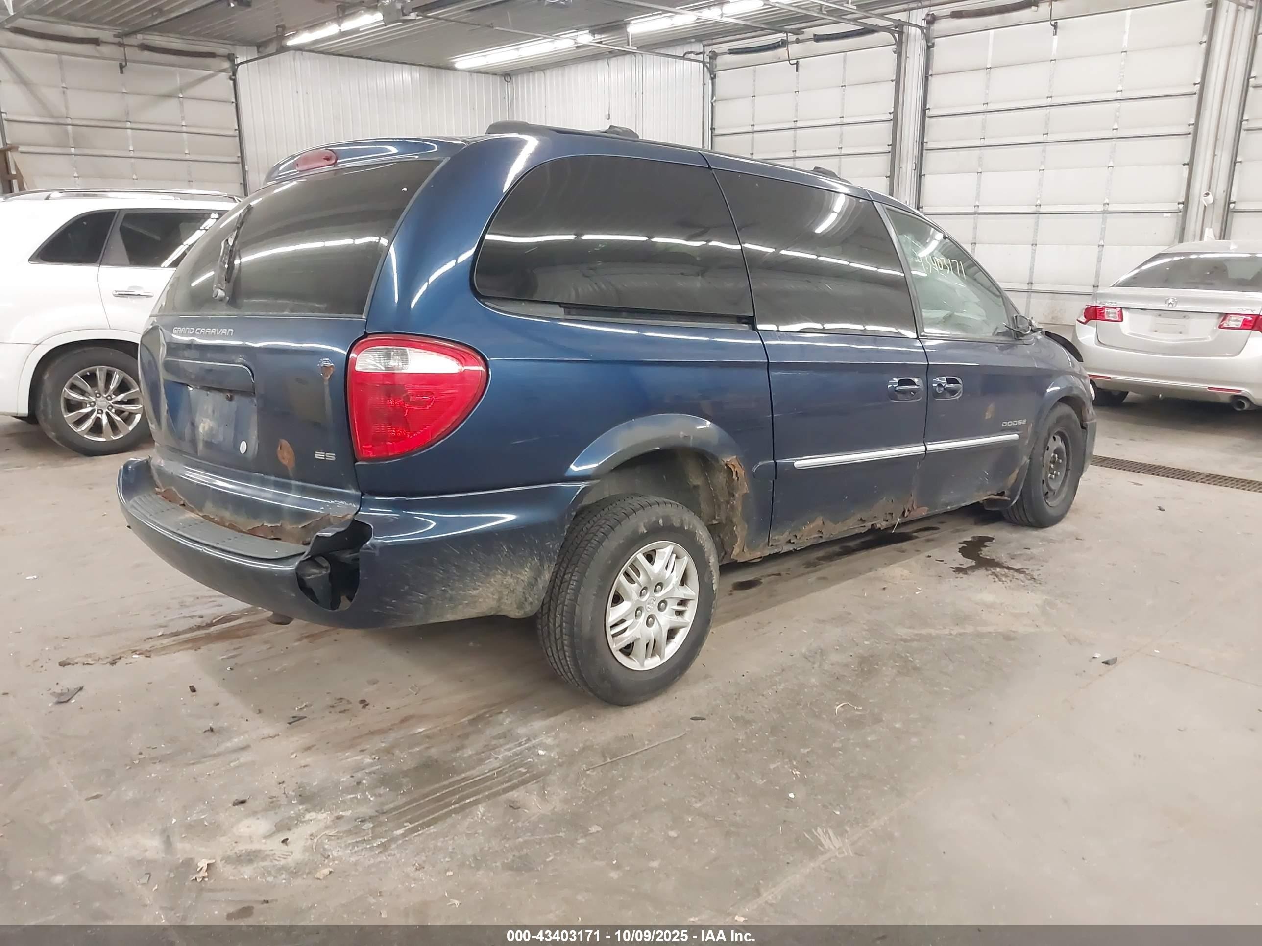 2001 Dodge Grand Caravan Es Синий vin: 2B4GP54L51R203739