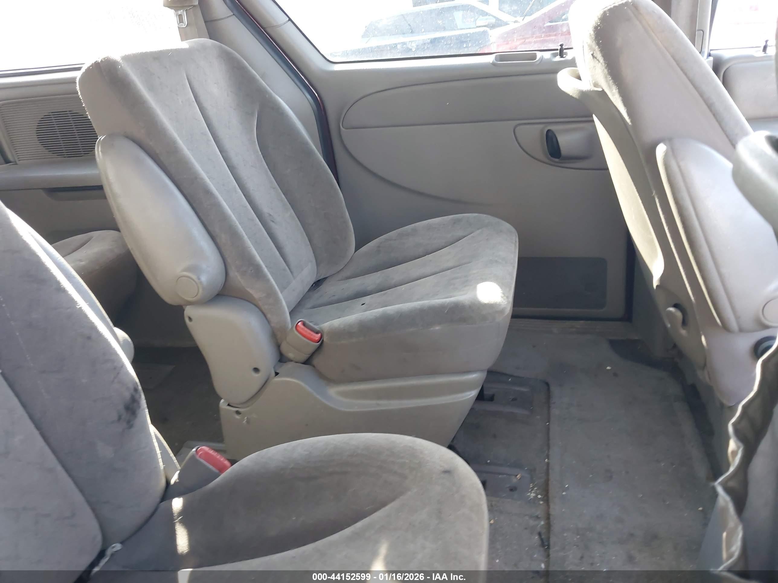 2002 Dodge Grand Caravan Es Maroon vin: 2B4GP54L52R760605