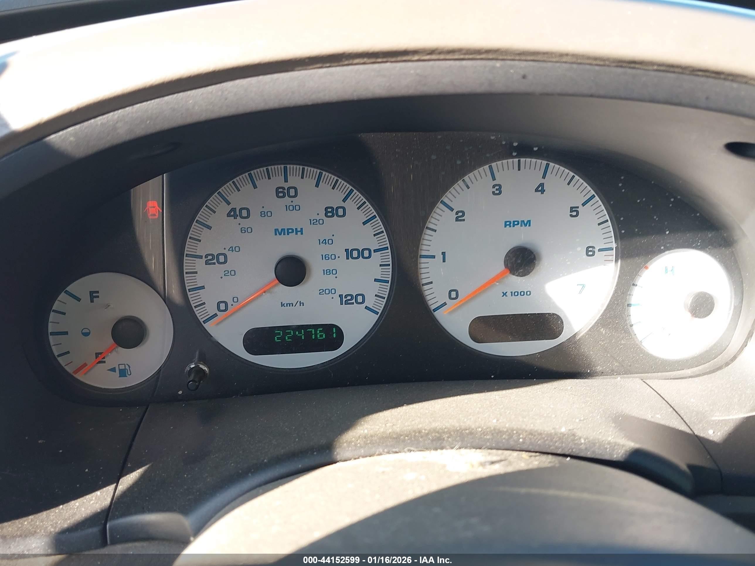 2002 Dodge Grand Caravan Es Maroon vin: 2B4GP54L52R760605