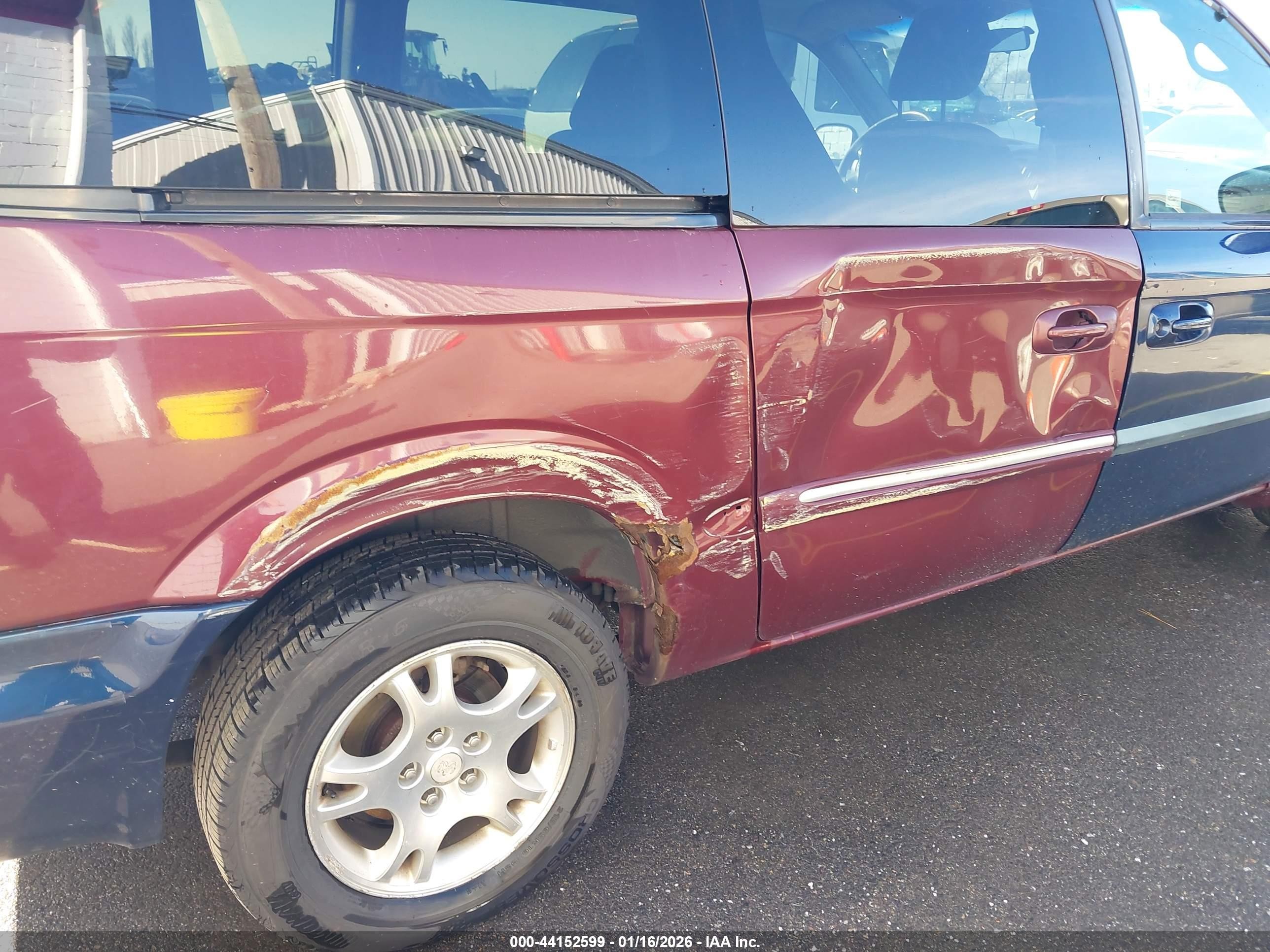 2002 Dodge Grand Caravan Es Maroon vin: 2B4GP54L52R760605