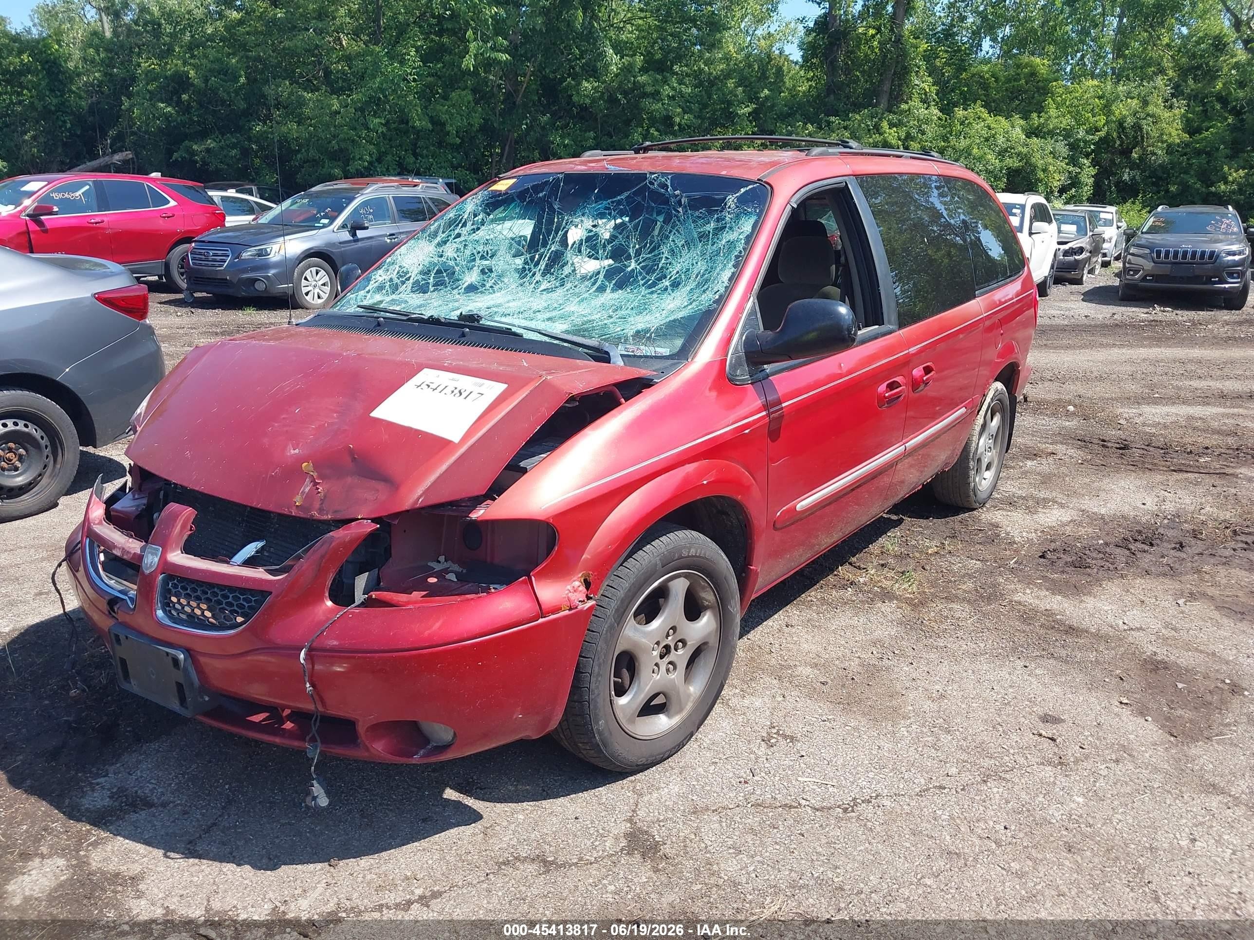 2002 Dodge Grand Caravan Es Red vin: 2B4GP54L82R641186