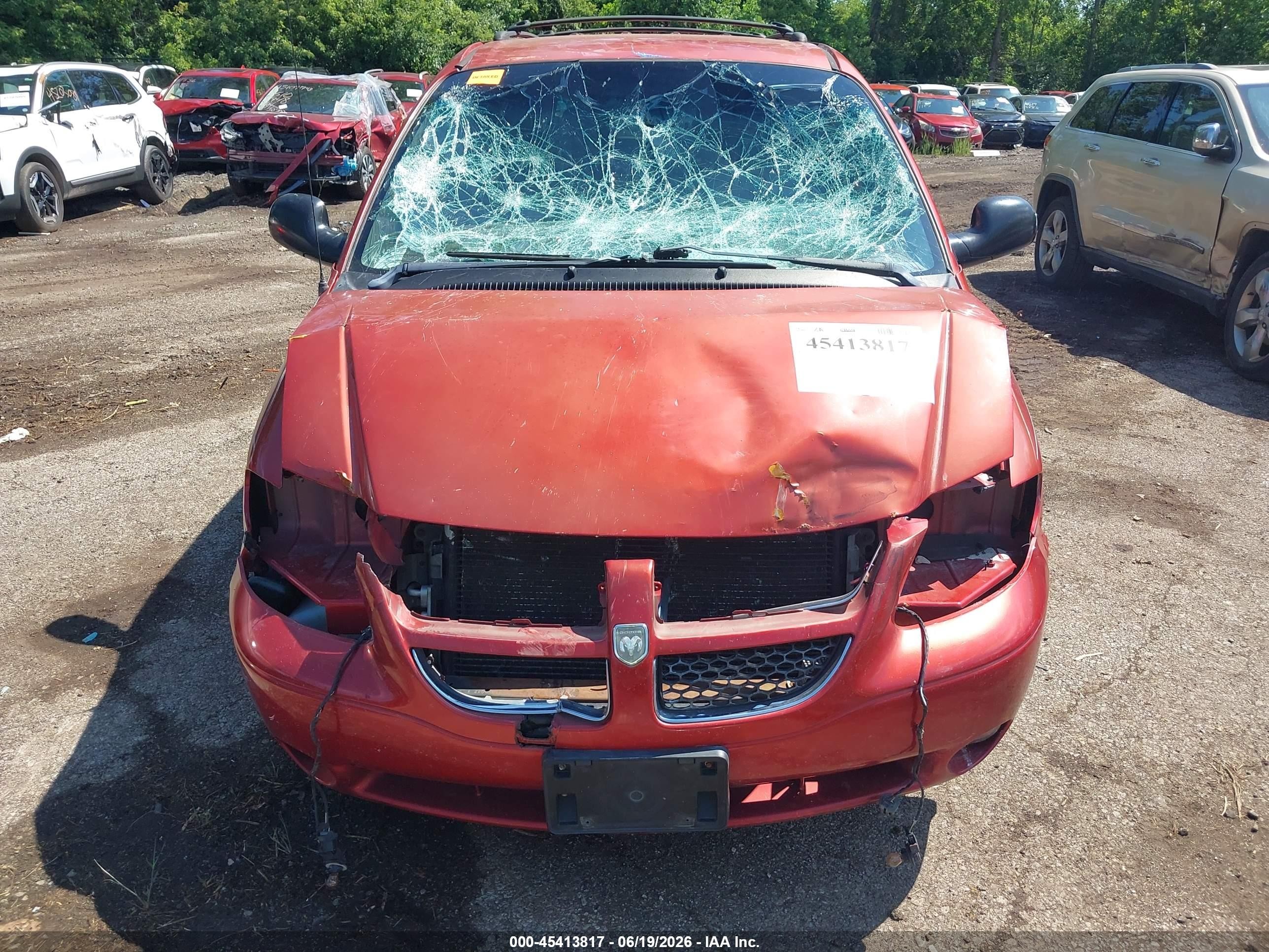 2002 Dodge Grand Caravan Es Red vin: 2B4GP54L82R641186
