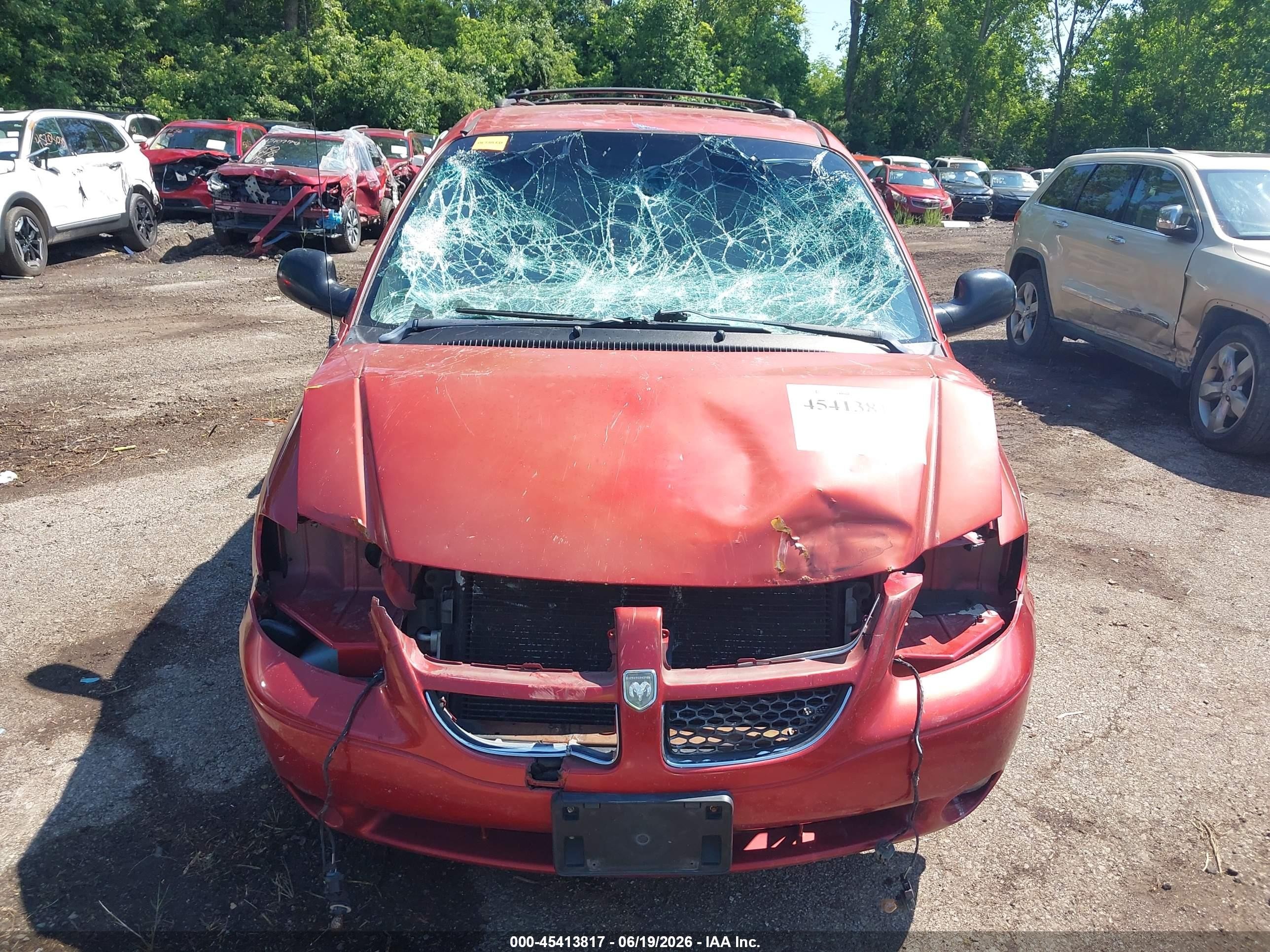 2002 Dodge Grand Caravan Es Red vin: 2B4GP54L82R641186