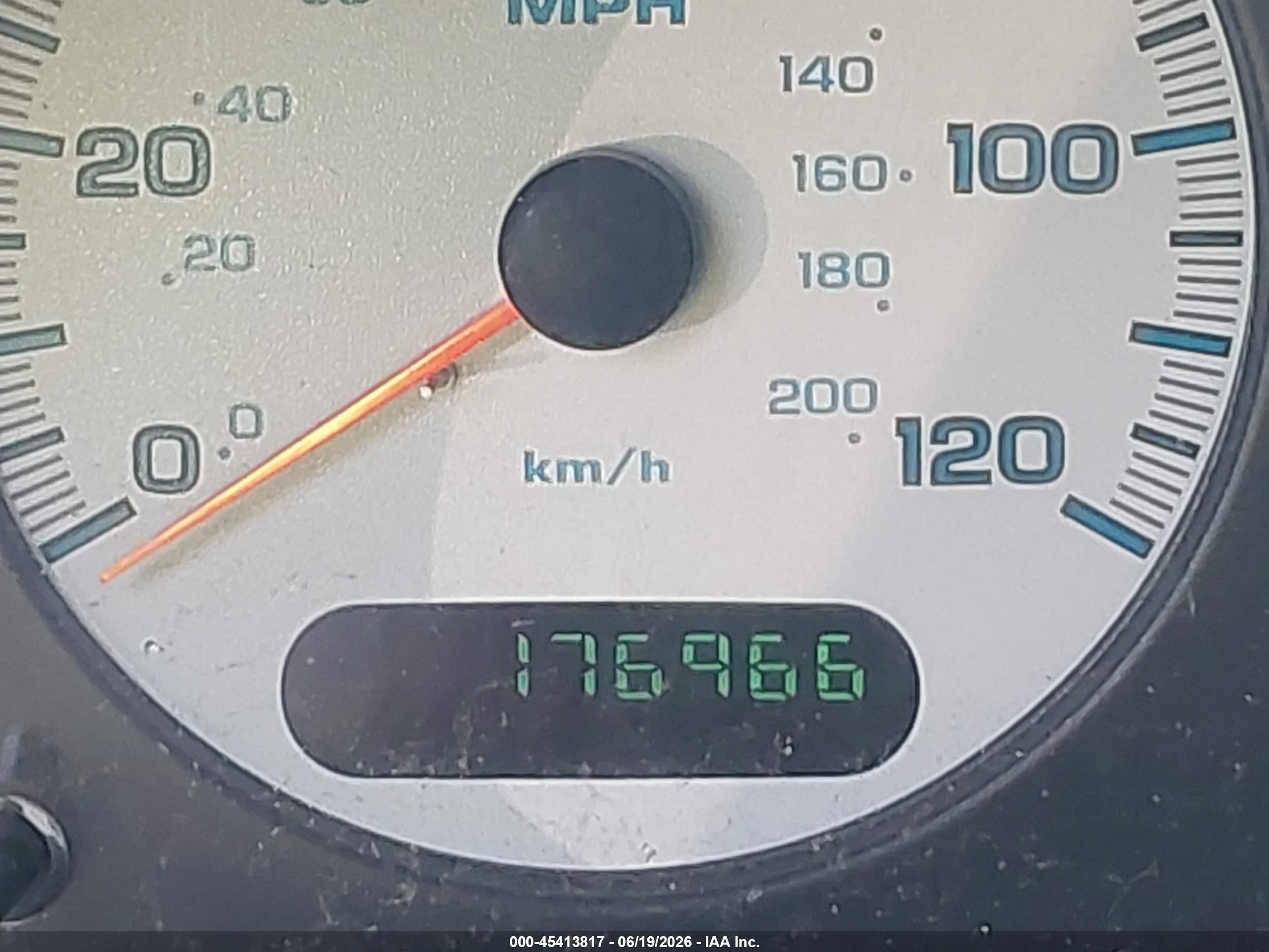 2002 Dodge Grand Caravan Es Red vin: 2B4GP54L82R641186