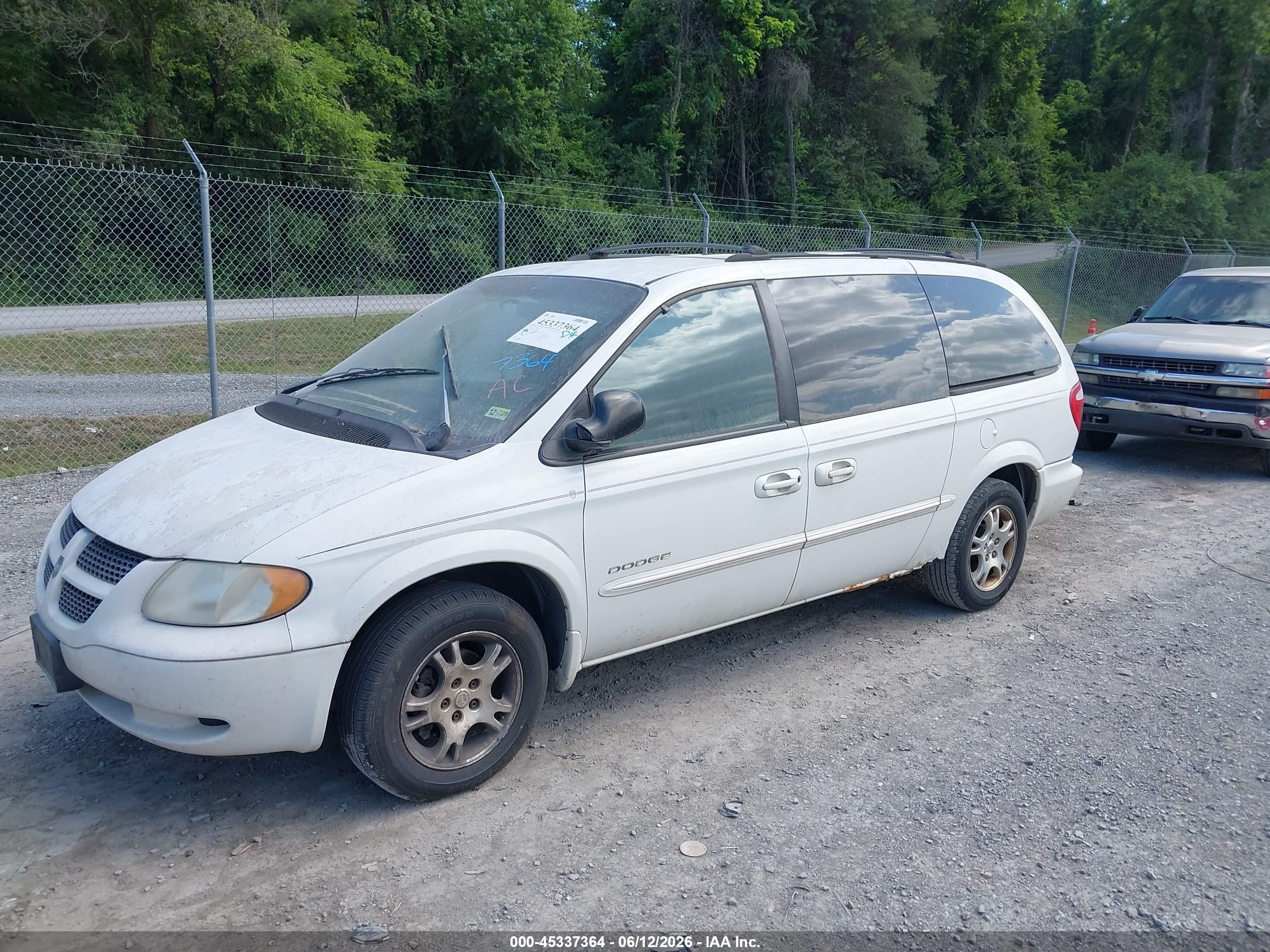 2001 Dodge Grand Caravan Ex White vin: 2B4GP74L61R280549
