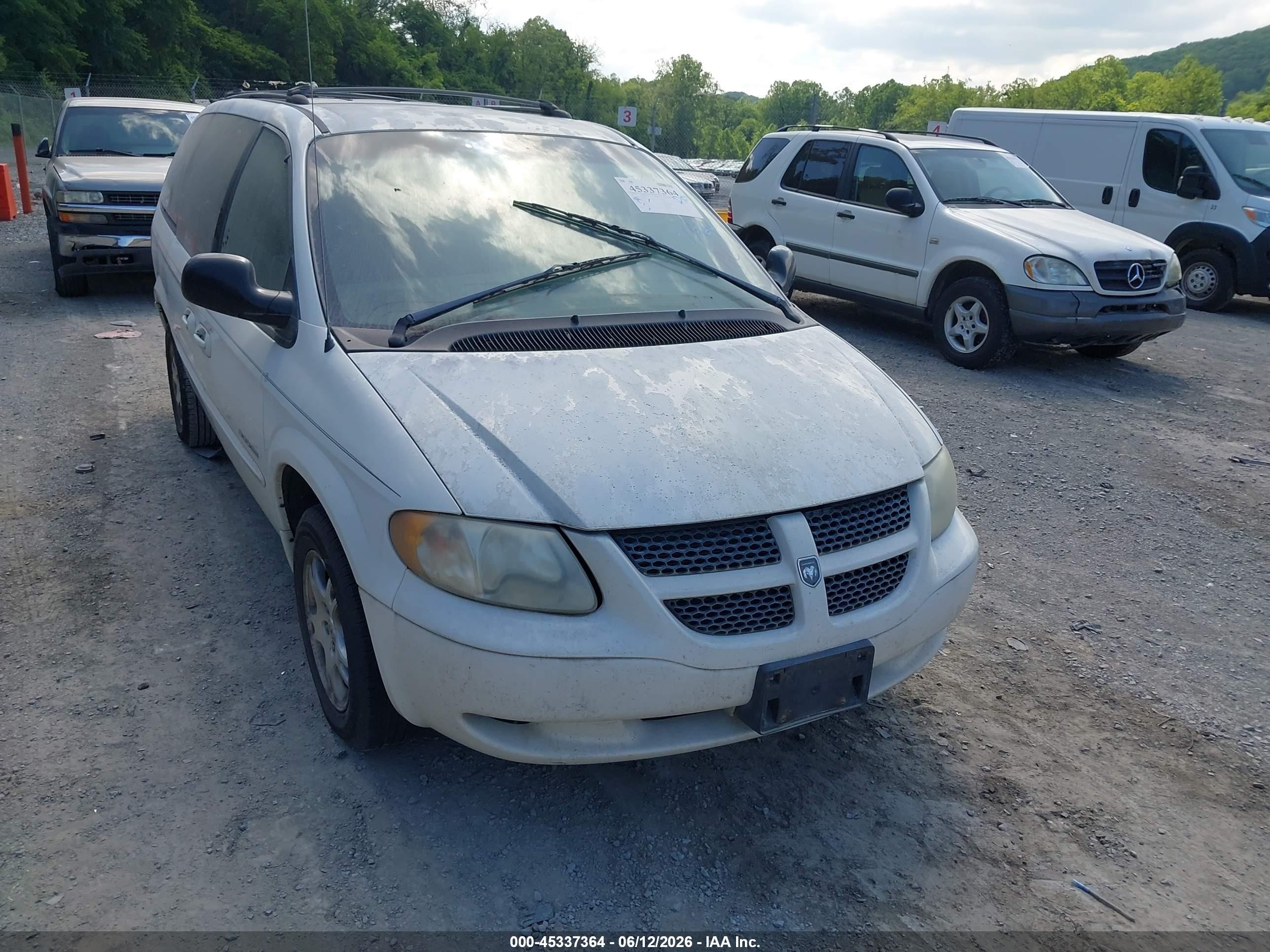 2001 Dodge Grand Caravan Ex White vin: 2B4GP74L61R280549